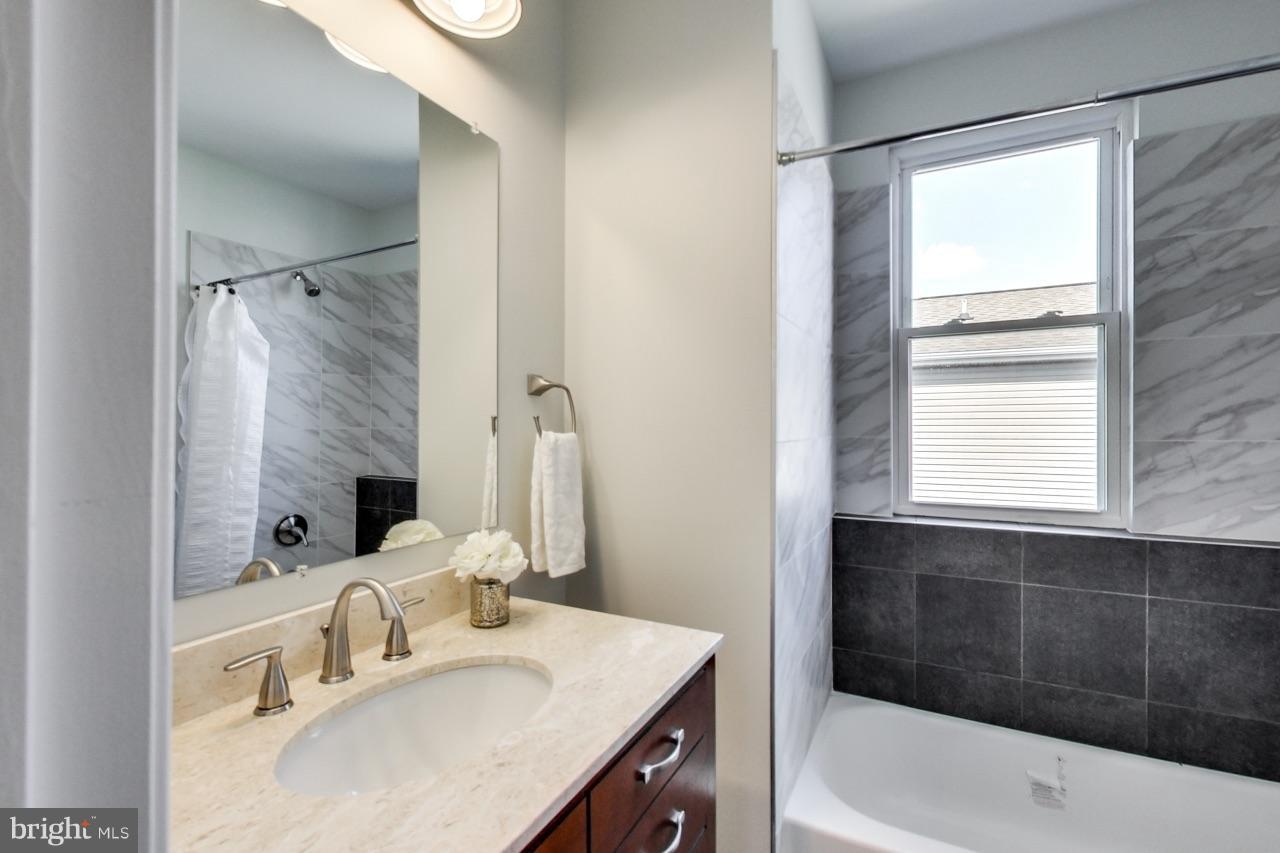 HAMILTON HEIGHTS - Residential