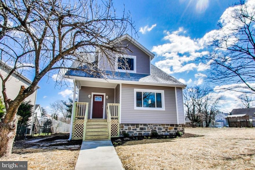 Awesome Renovation! Over 2,500 sq ft! Granite Counters, SS Appliances & Birch Wood Cabinets. Asian Walnut Hardwood Floors, Recessed Lighting & 9ft Ceilings. Grand Master w/ Walk-In Closet, Custom Tile Bath. His&Her Sinks. Ample Daylight & Huge Closets. Potential LL In-law Suite w/ Big Bedroom, 2nd Living Rm & Full Bath. Big BBQ Deck, Large Yard & Two 17x10 Storage Rms. 2 Car Garage! Virtual Tour!