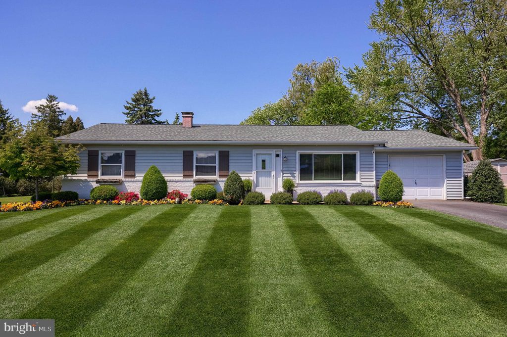 Photo of 48 Vista Drive, MARIETTA, PA 17547 (MLS # PALA2084146)