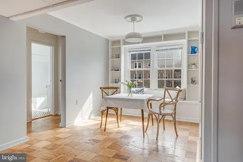 6510 Boulevard View Unit B1, Alexandria, VA MLS: VAFX2224342