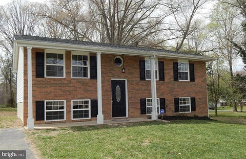 Homes For Sale - 10155 Tucker Lane<br/> WHITE PLAINS, MD 20695