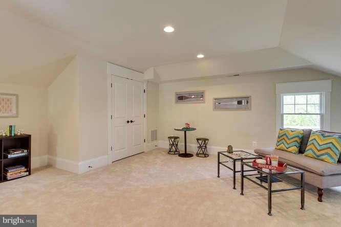 CHESTERBROOK GARDENS - Residential