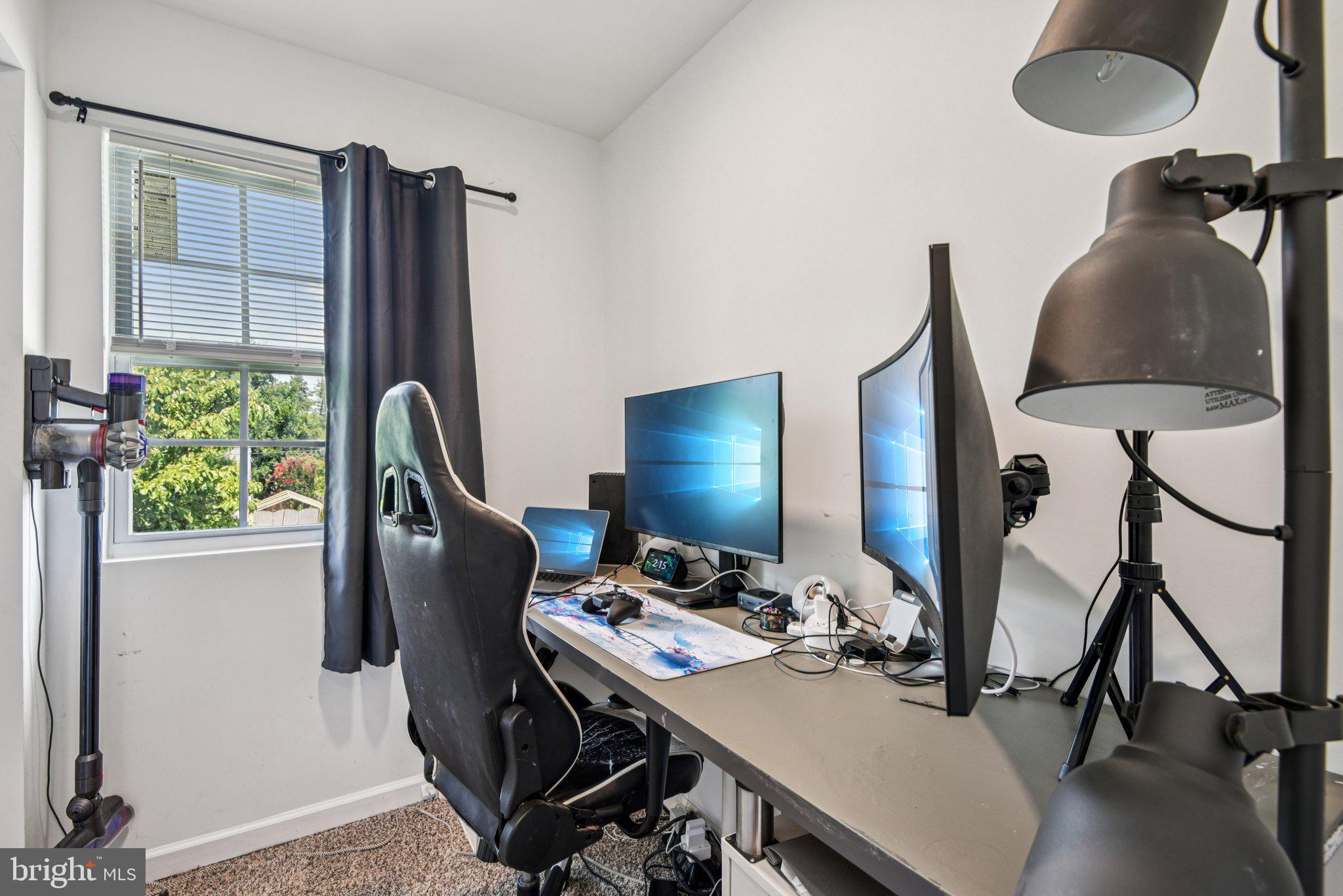 WEST LAWN - Residential