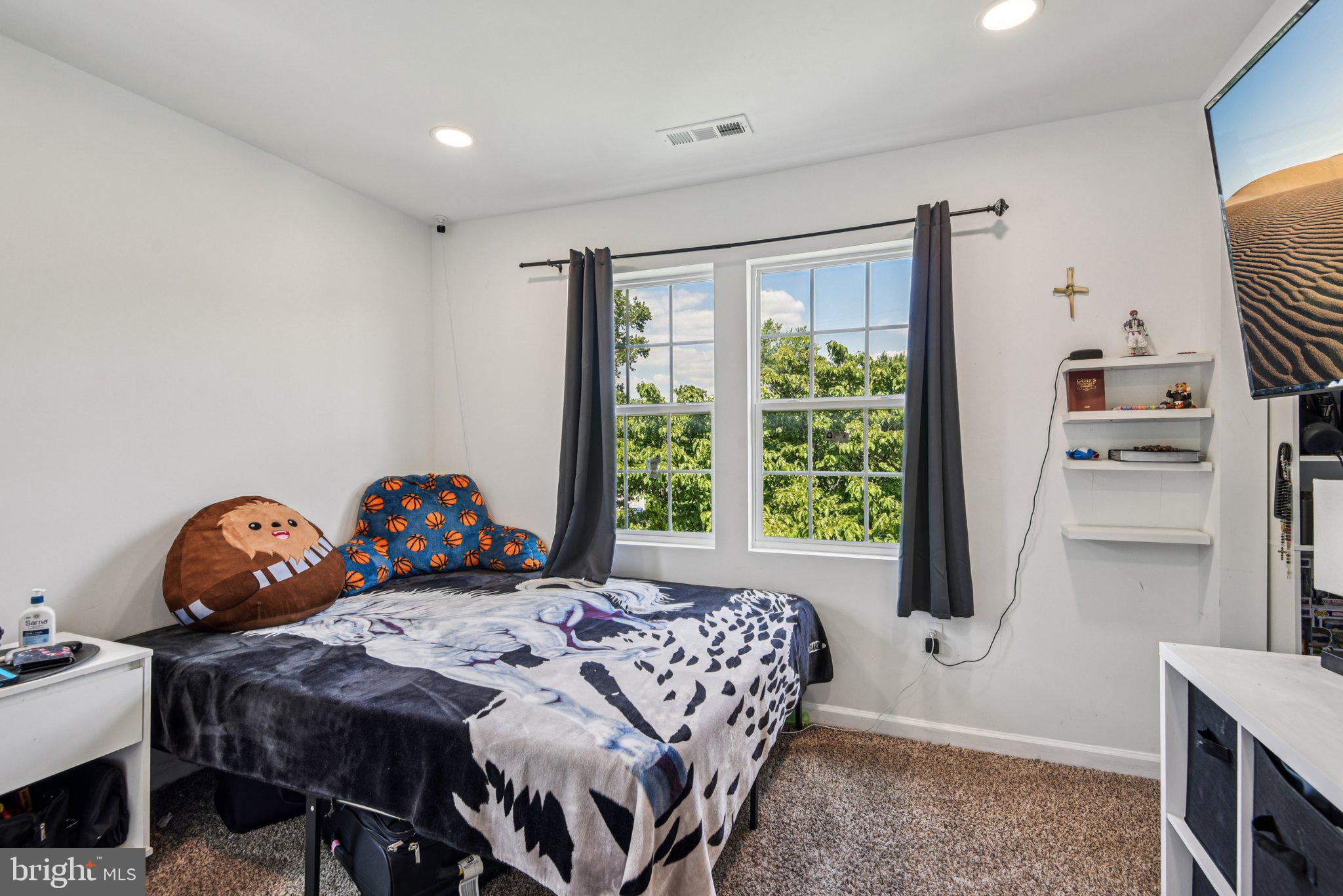 WEST LAWN - Residential