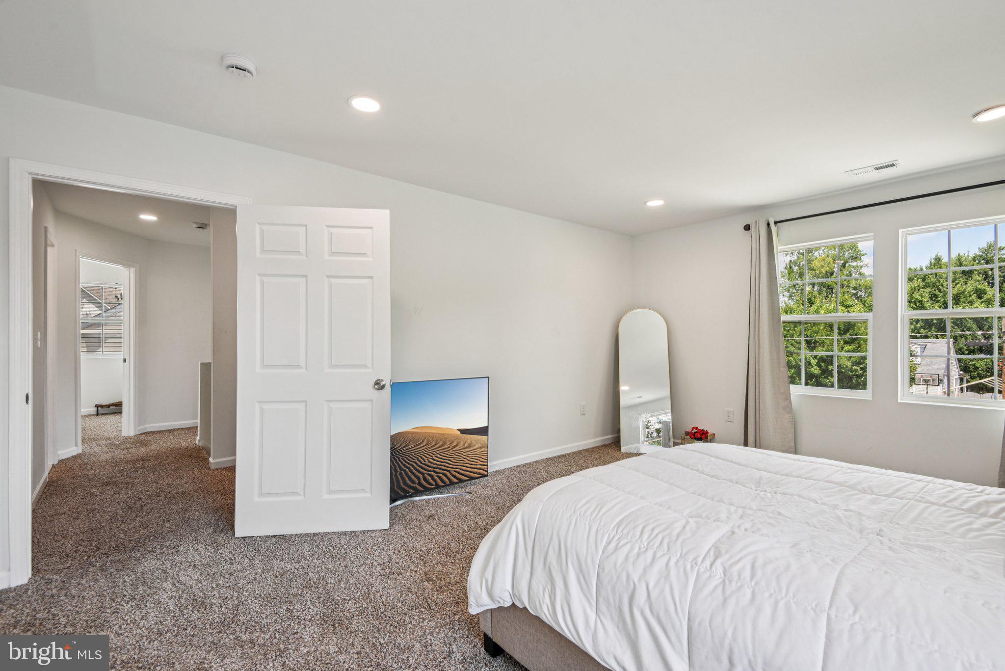 WEST LAWN - Residential