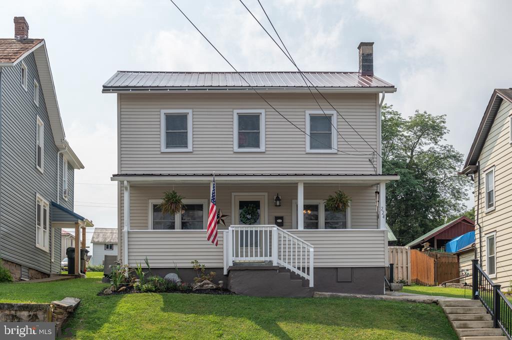 OPEN HOUSE SUN AUG 15 1-3PM. BETTER THAN YOUR MOM'S BASEMENT! This updated 3 bedroom 2.5 has many bells and whistles along with a new deck and 8' shadow box privacy fence in the backyard. Watch the seasons change from the front porch. Plenty of room for 2 cars and storage in the detached rear garage. Spacious eat in kitchen is just the ticket for entertaining. Relax in the light filled owners bath with walk in shower and jetted tub. Don't miss this affordable housing option conveniently located in downtown Bellefonte. Sellers to review offers at 5pm Sun after Open House. 24 Hour Notice required for showings