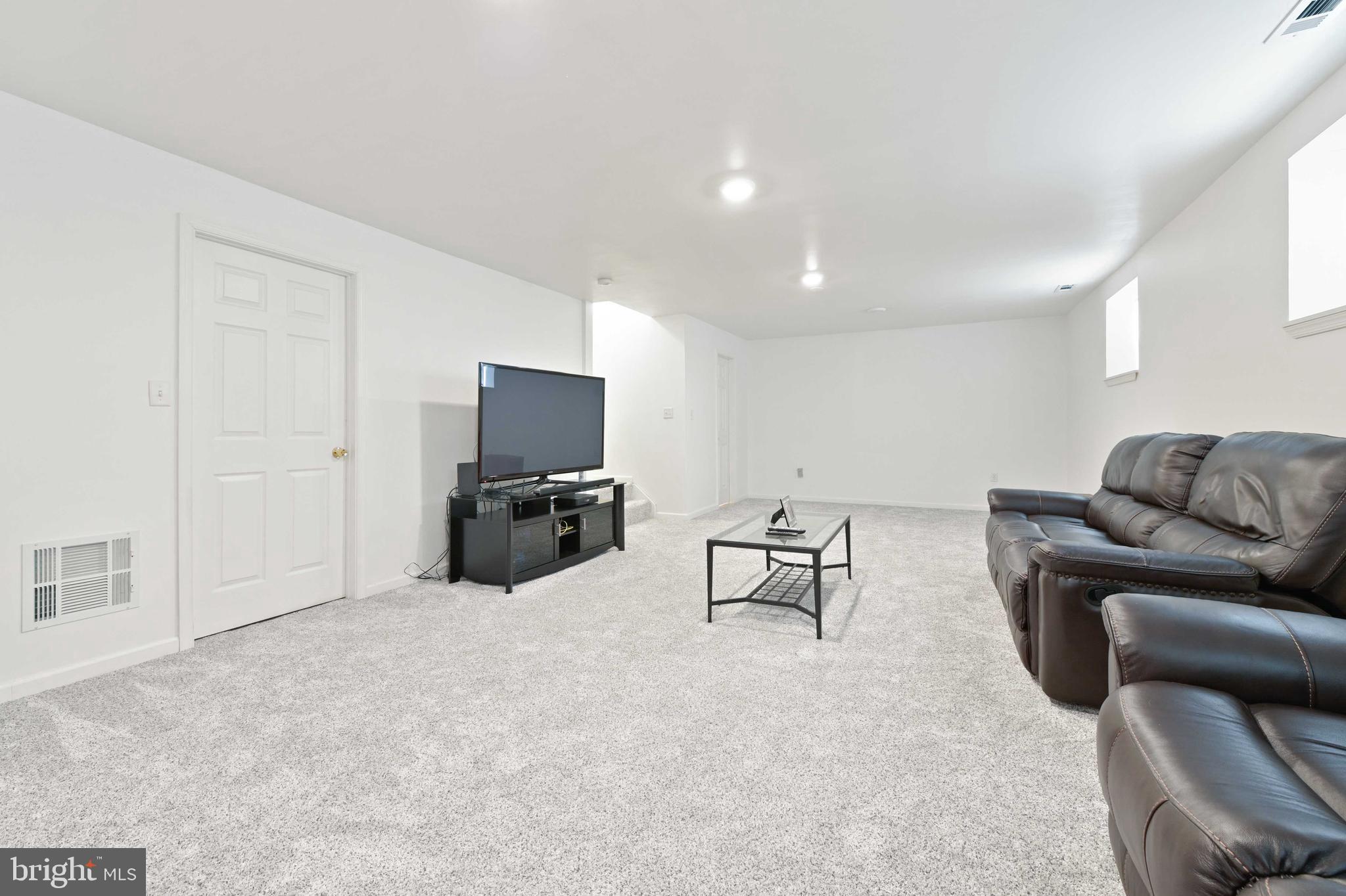 HOPEWELL POINTE - Residential