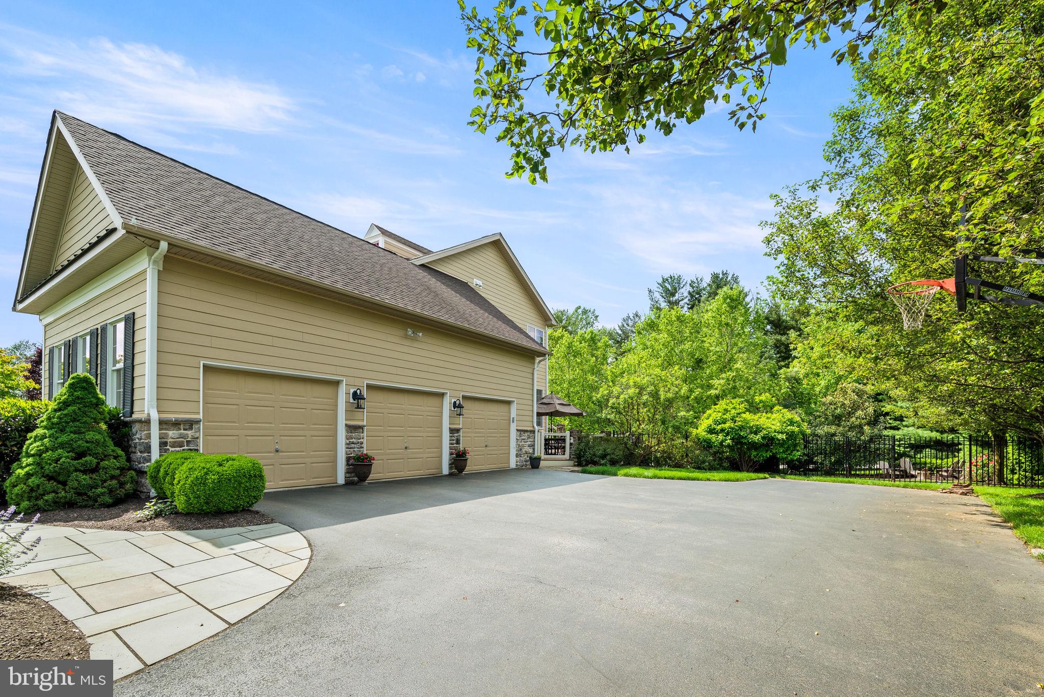 ESTS AT CHADDS FORD - Residential