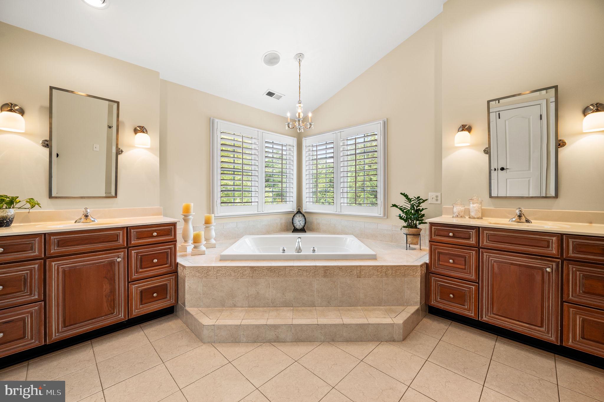 ESTS AT CHADDS FORD - Residential