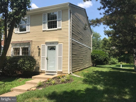 Photo of 12144 Purple Sage Court, RESTON, VA 20194 (MLS # VAFX2319378)