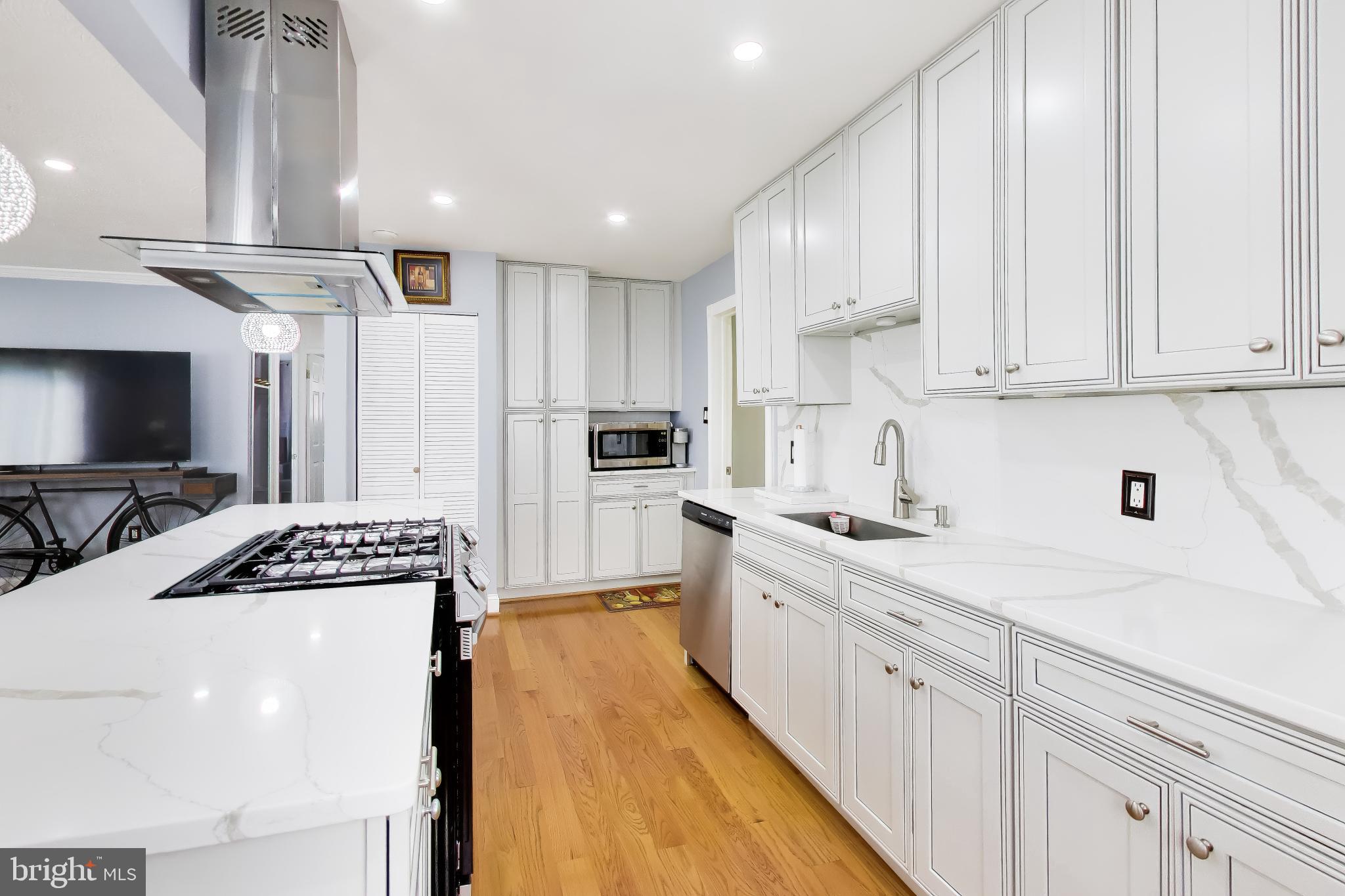 FAIRLAWN - Residential