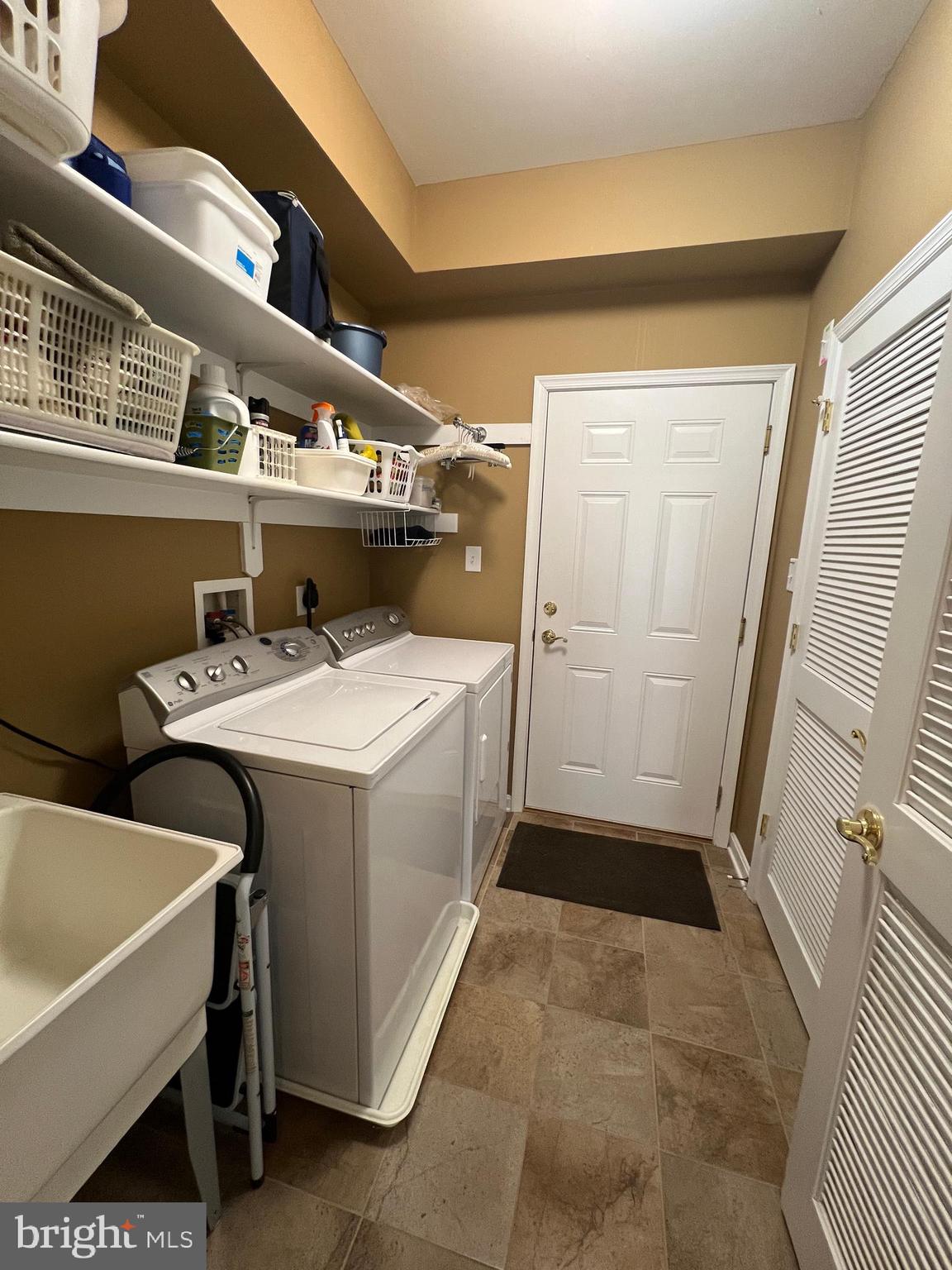 DIXIE MEADOWS - Residential