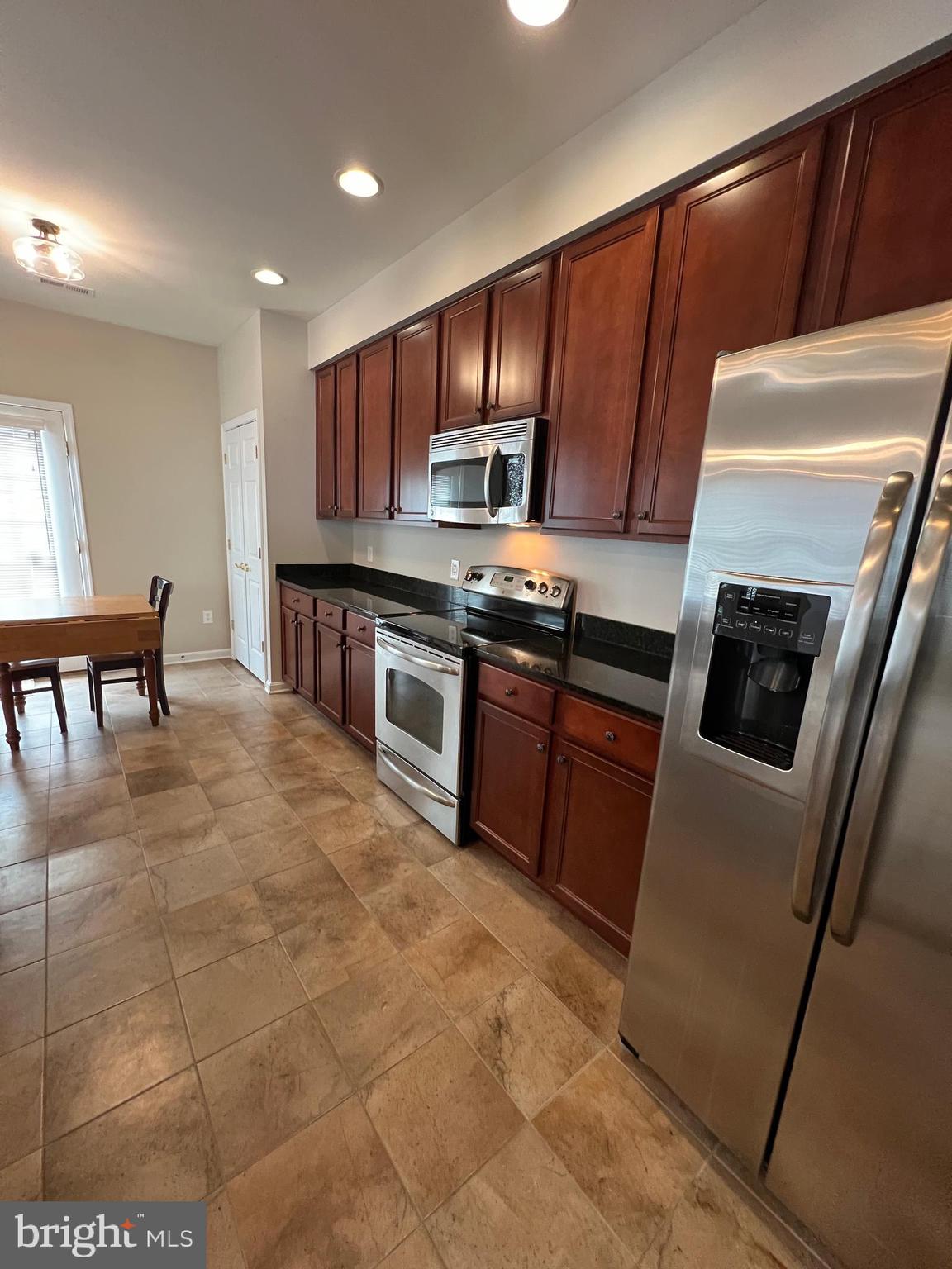 DIXIE MEADOWS - Residential