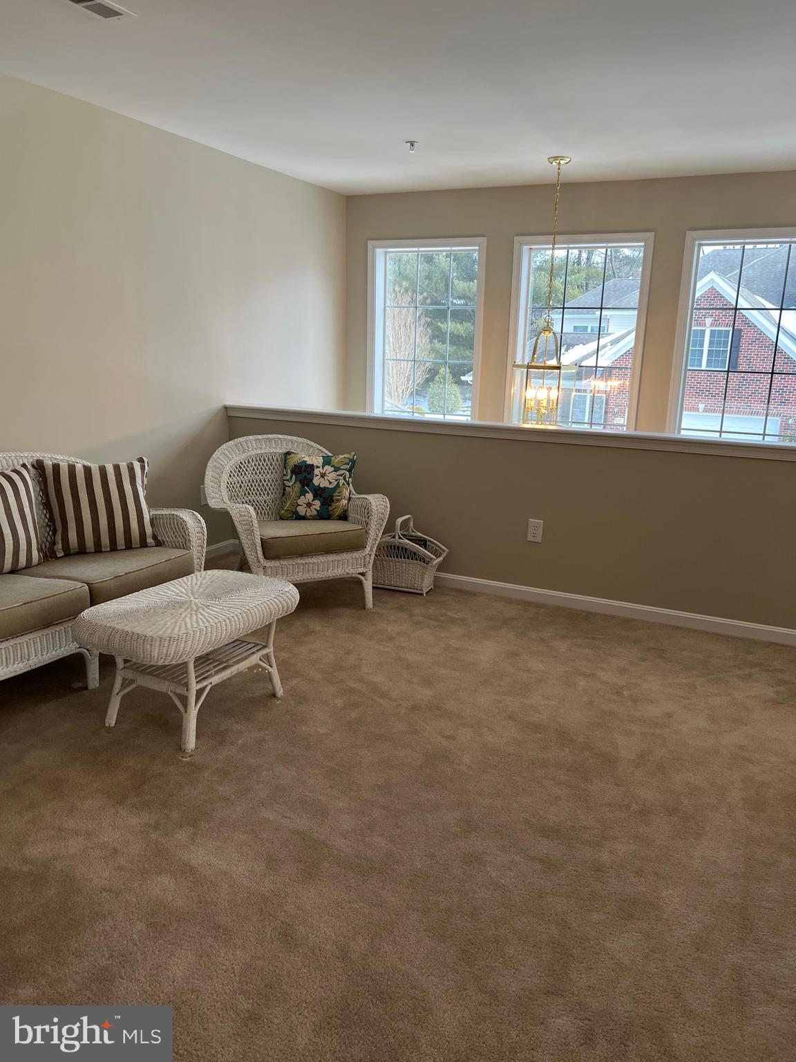 DIXIE MEADOWS - Residential