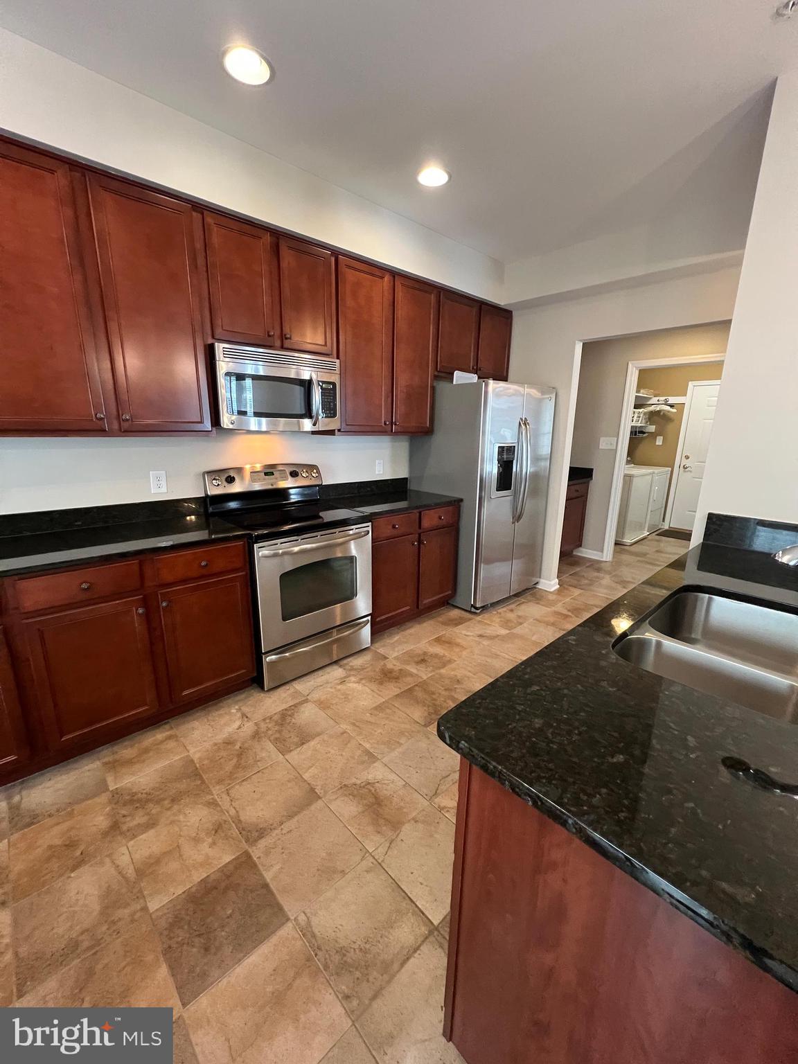 DIXIE MEADOWS - Residential