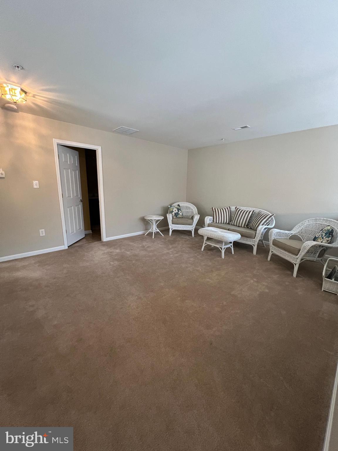 DIXIE MEADOWS - Residential