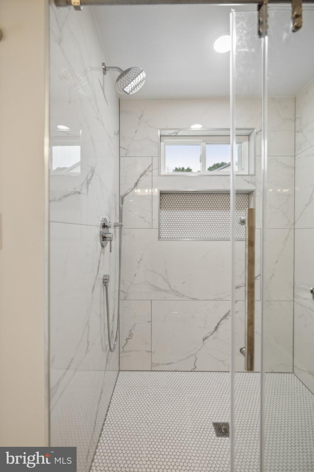 GROVETON - Residential Lease