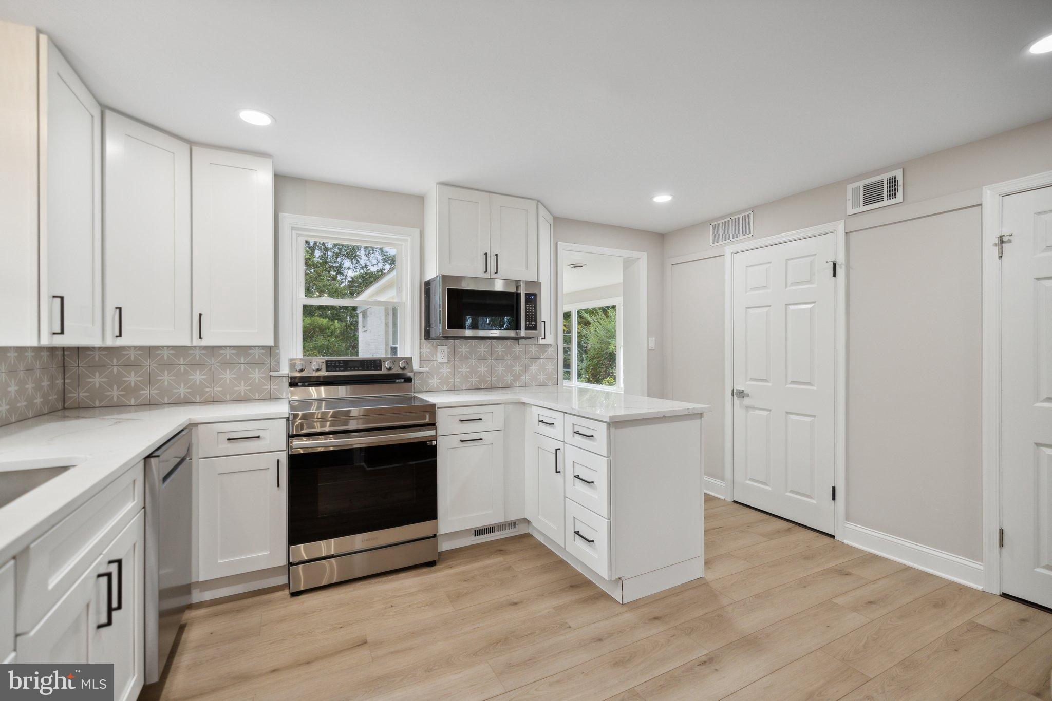 GROVETON - Residential Lease