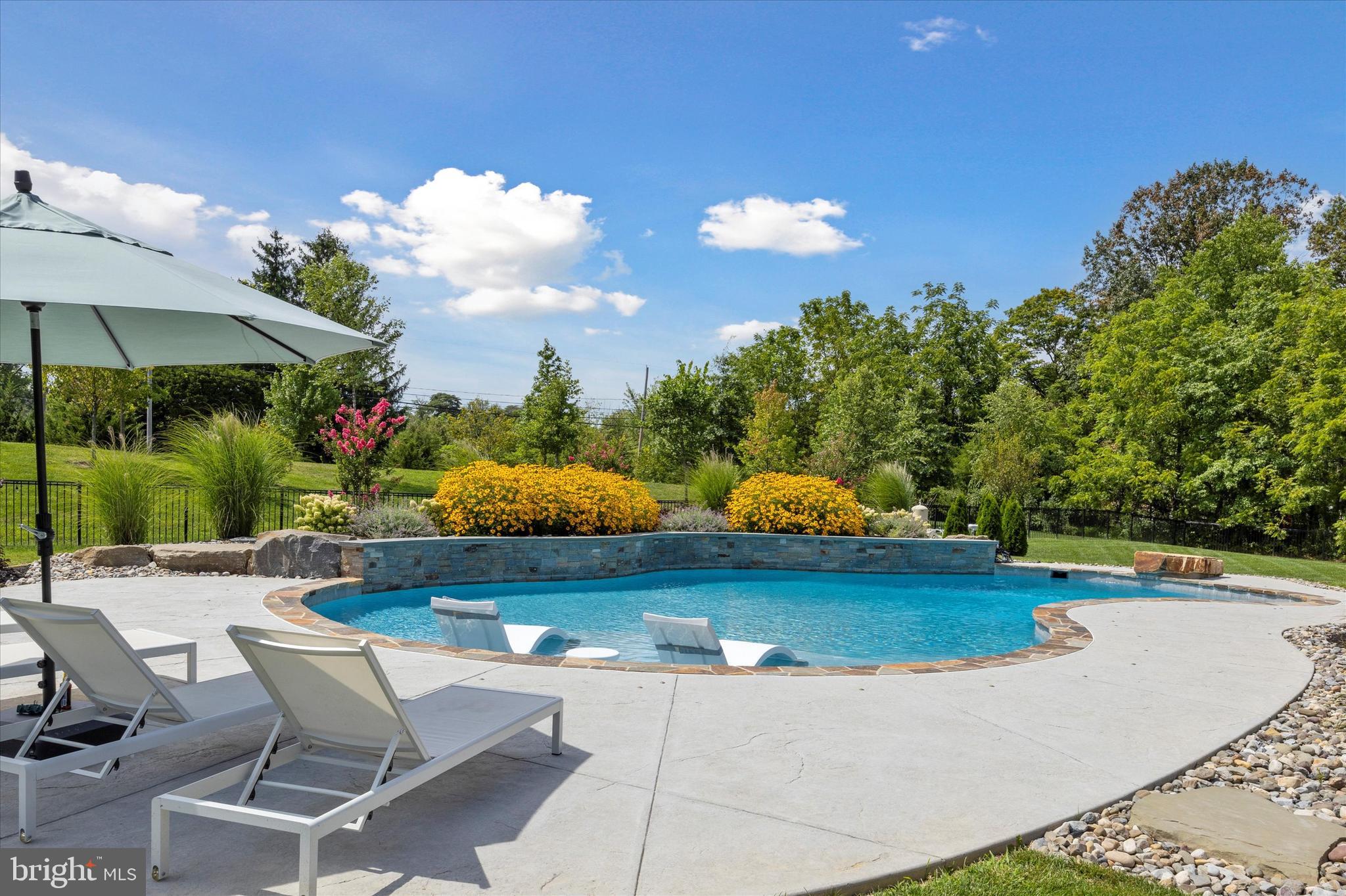 HILLTOP - Residential