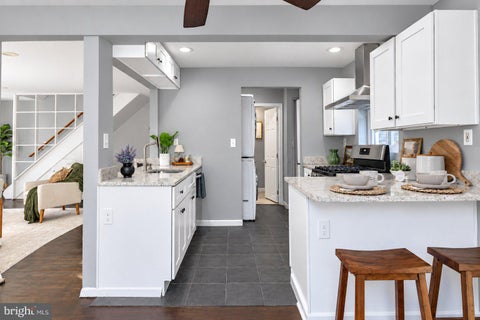 Photo of 10634 Maple Street, FAIRFAX, VA 22030 (MLS # VAFC2009398)