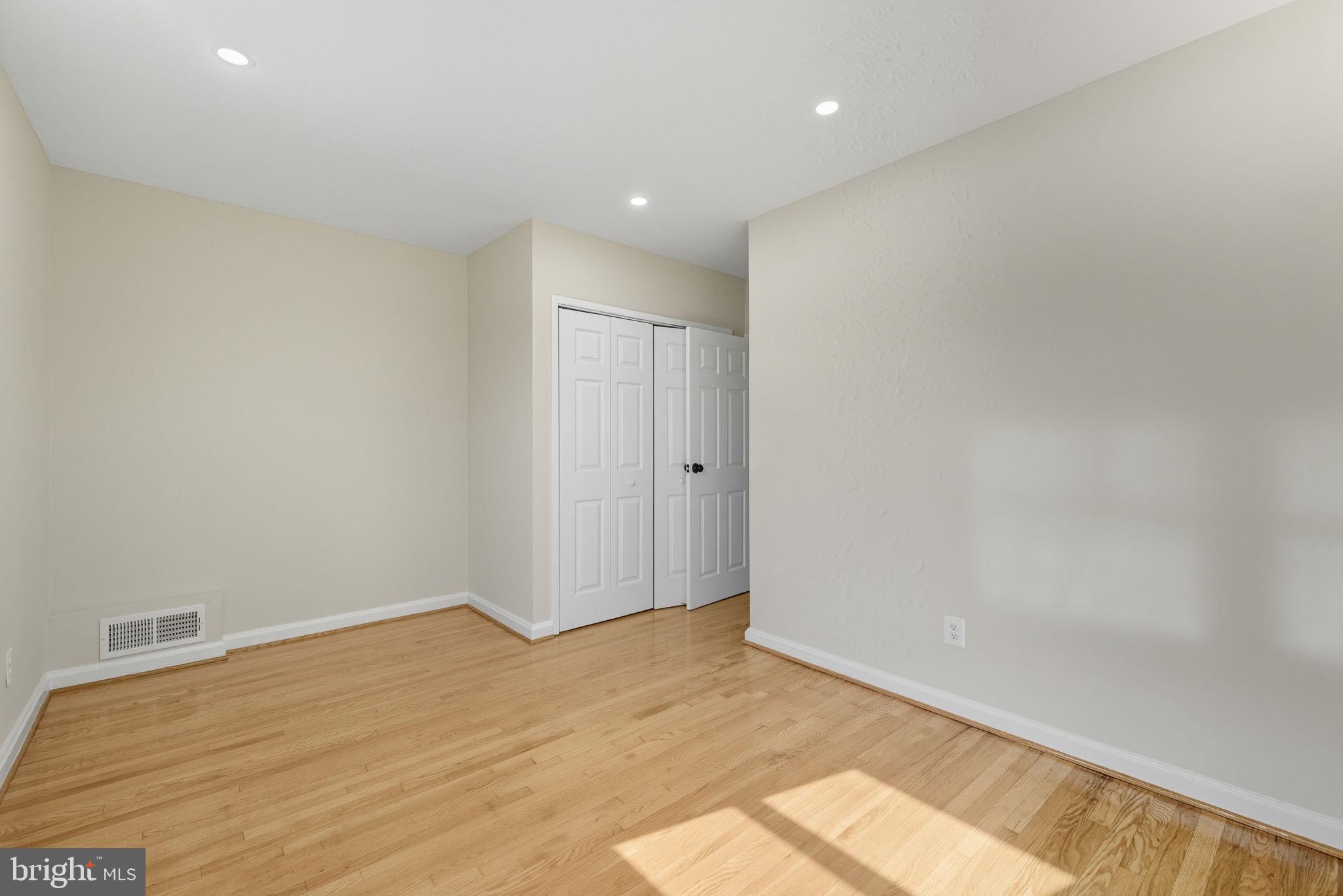 RIGGS PARK - Residential