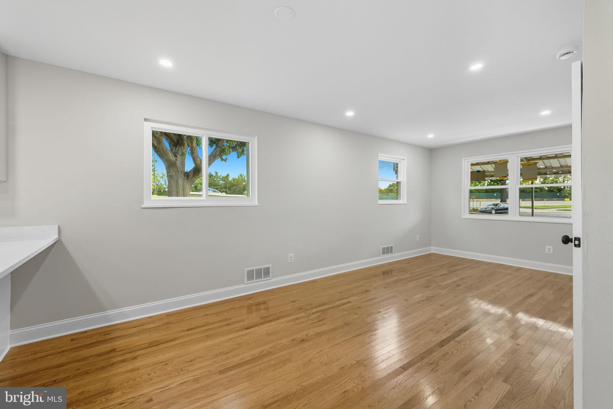 RIGGS PARK - Residential