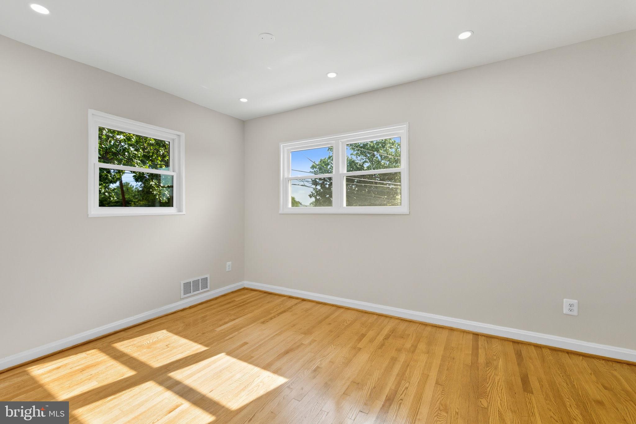RIGGS PARK - Residential