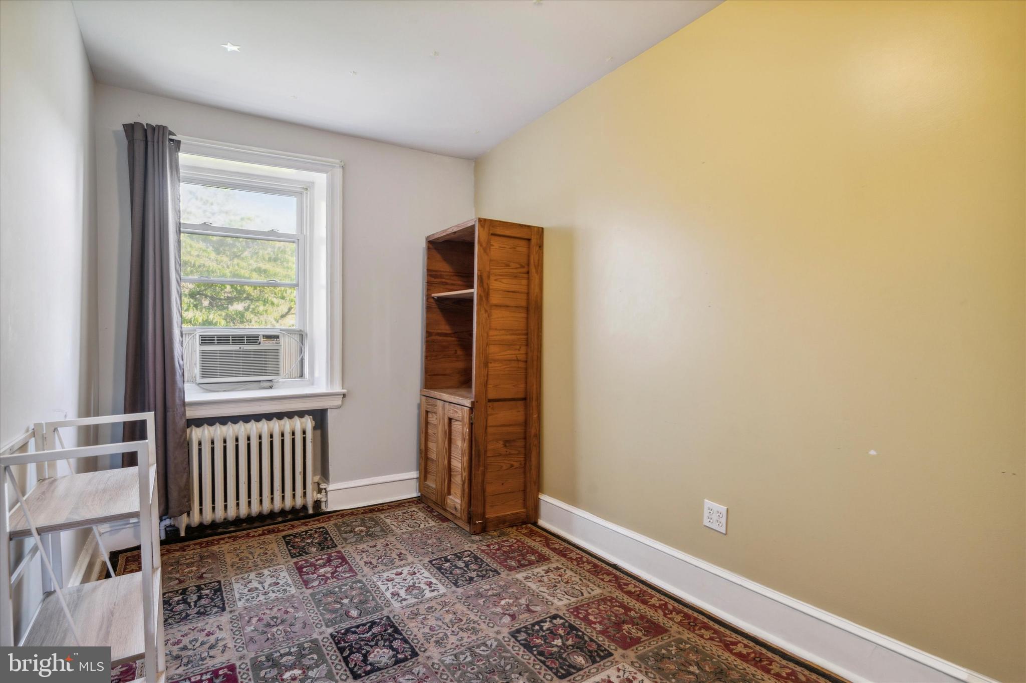 EAST OAK LANE - Residential