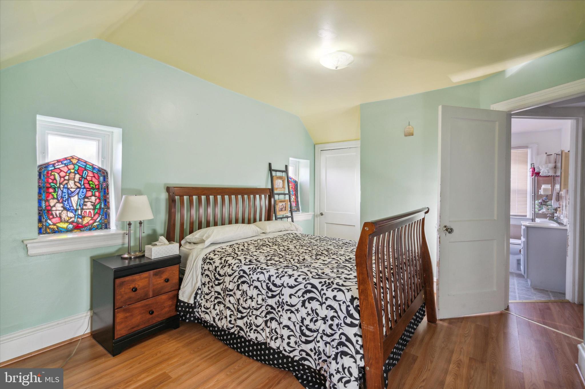 EAST OAK LANE - Residential