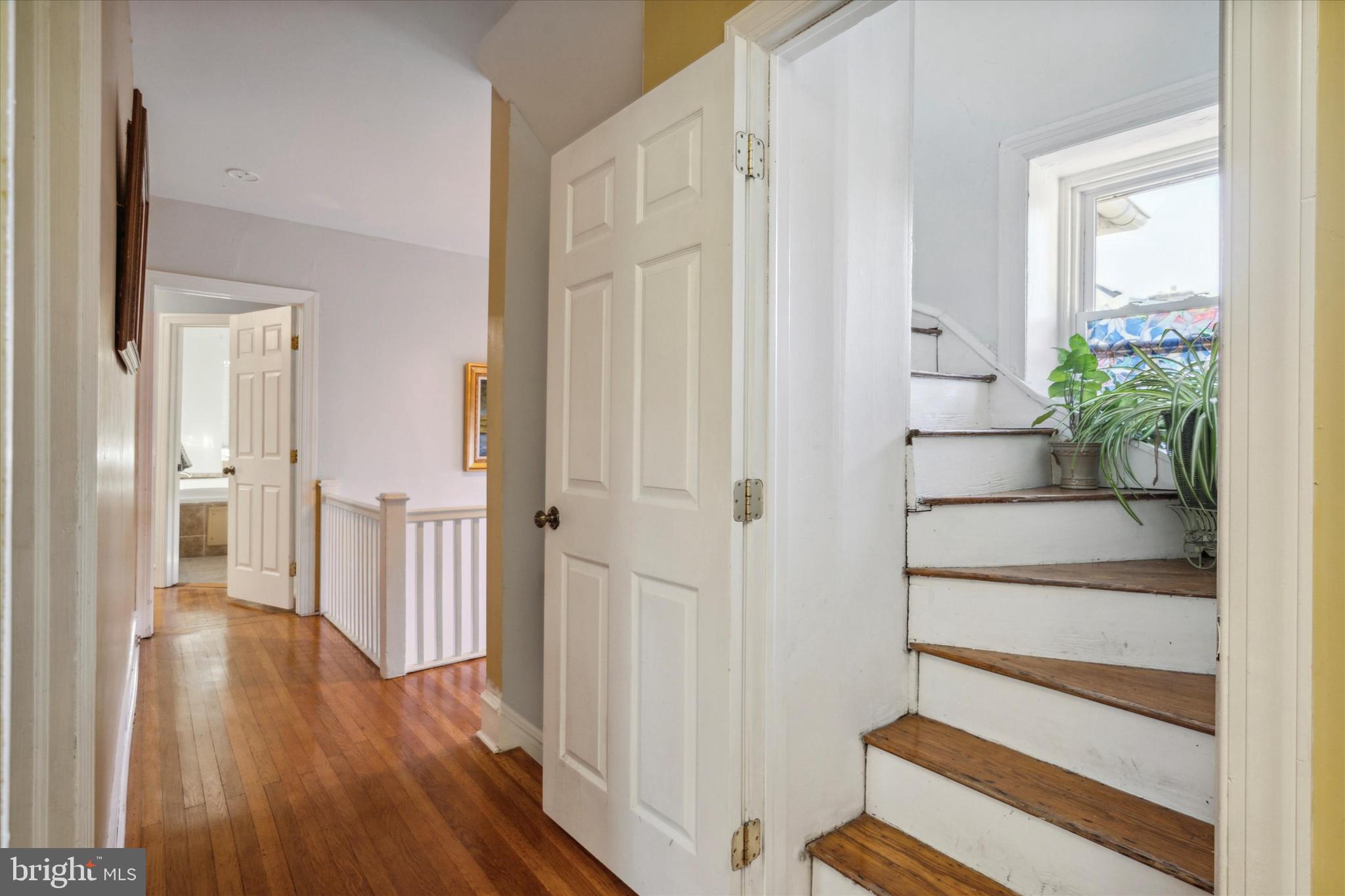 EAST OAK LANE - Residential