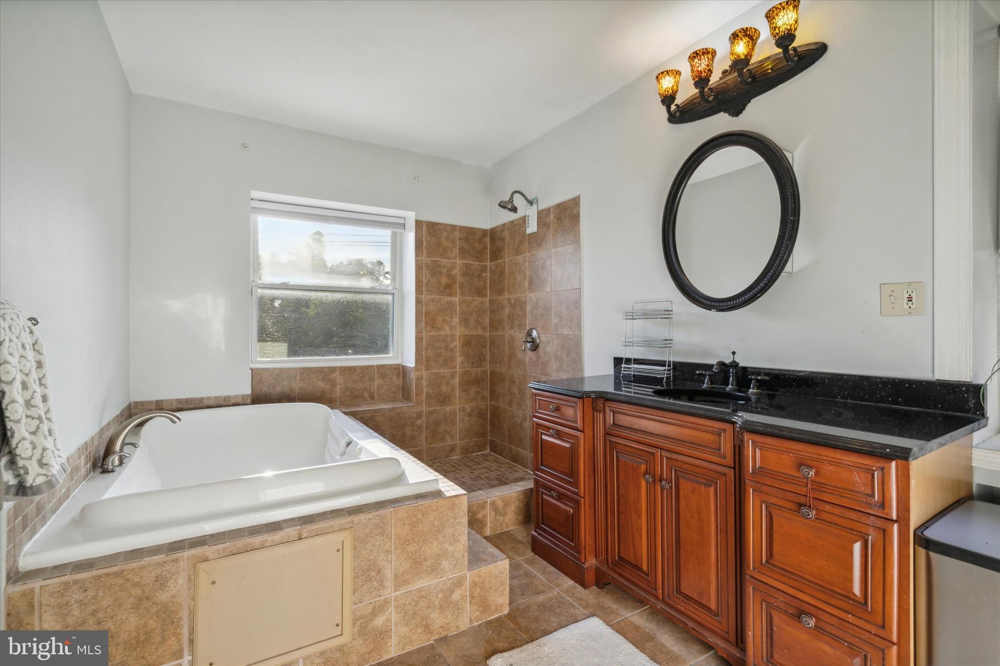 EAST OAK LANE - Residential