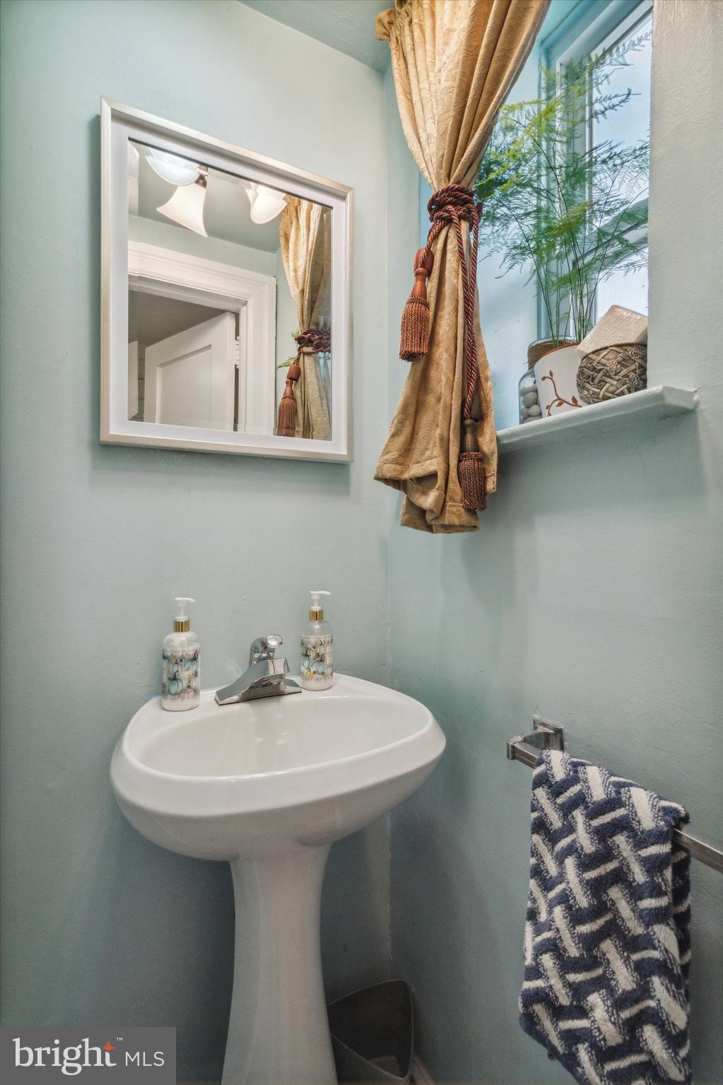 EAST OAK LANE - Residential