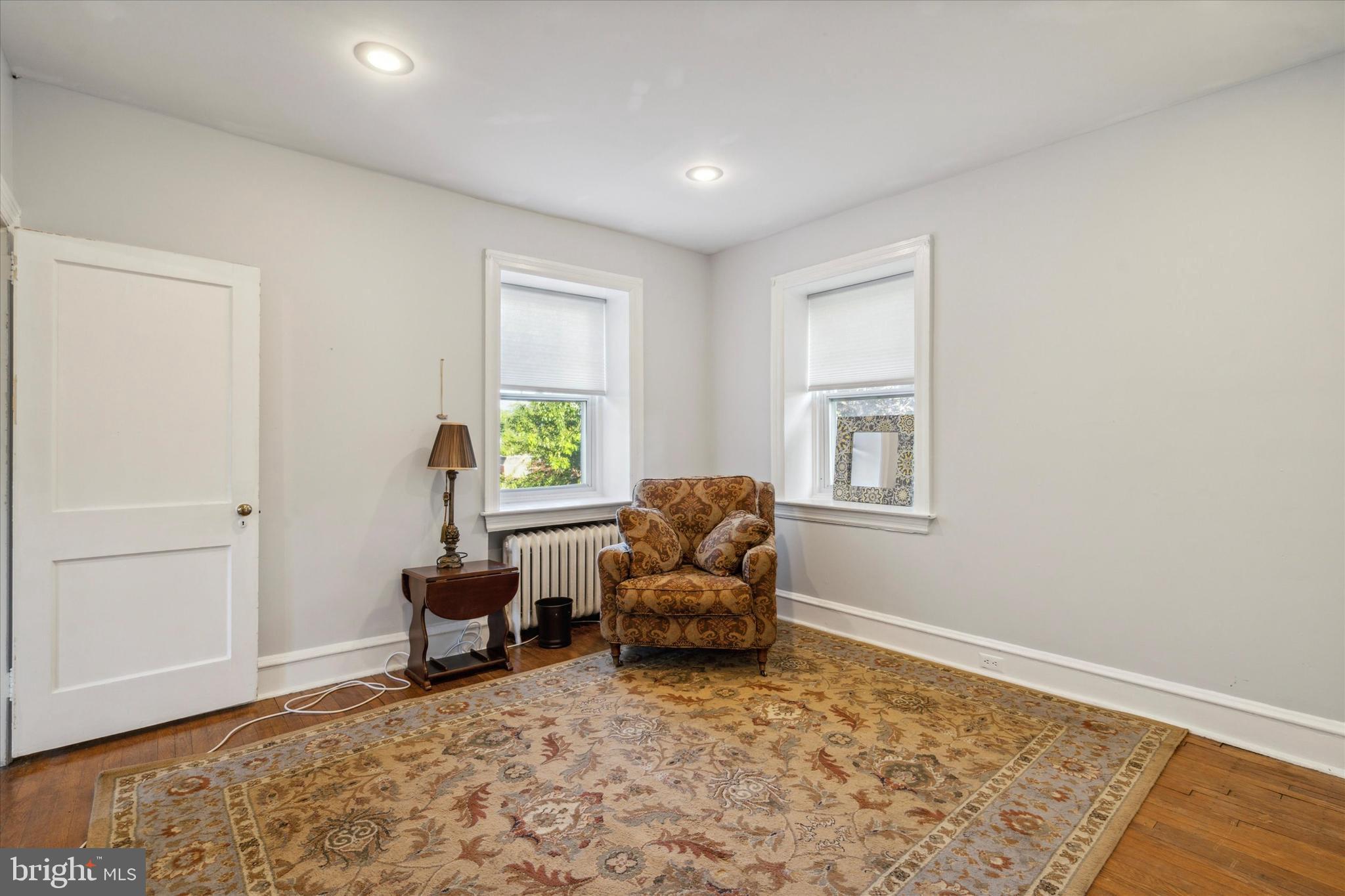 EAST OAK LANE - Residential