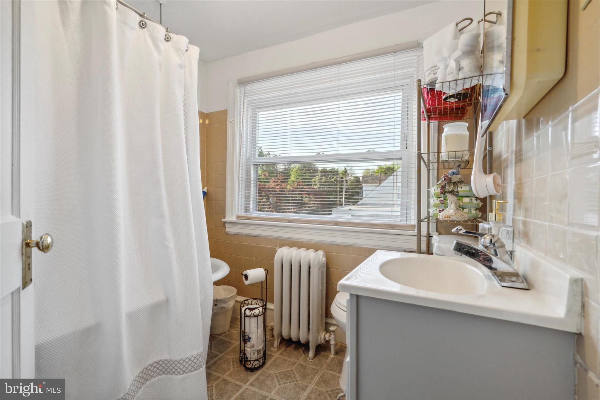 EAST OAK LANE - Residential