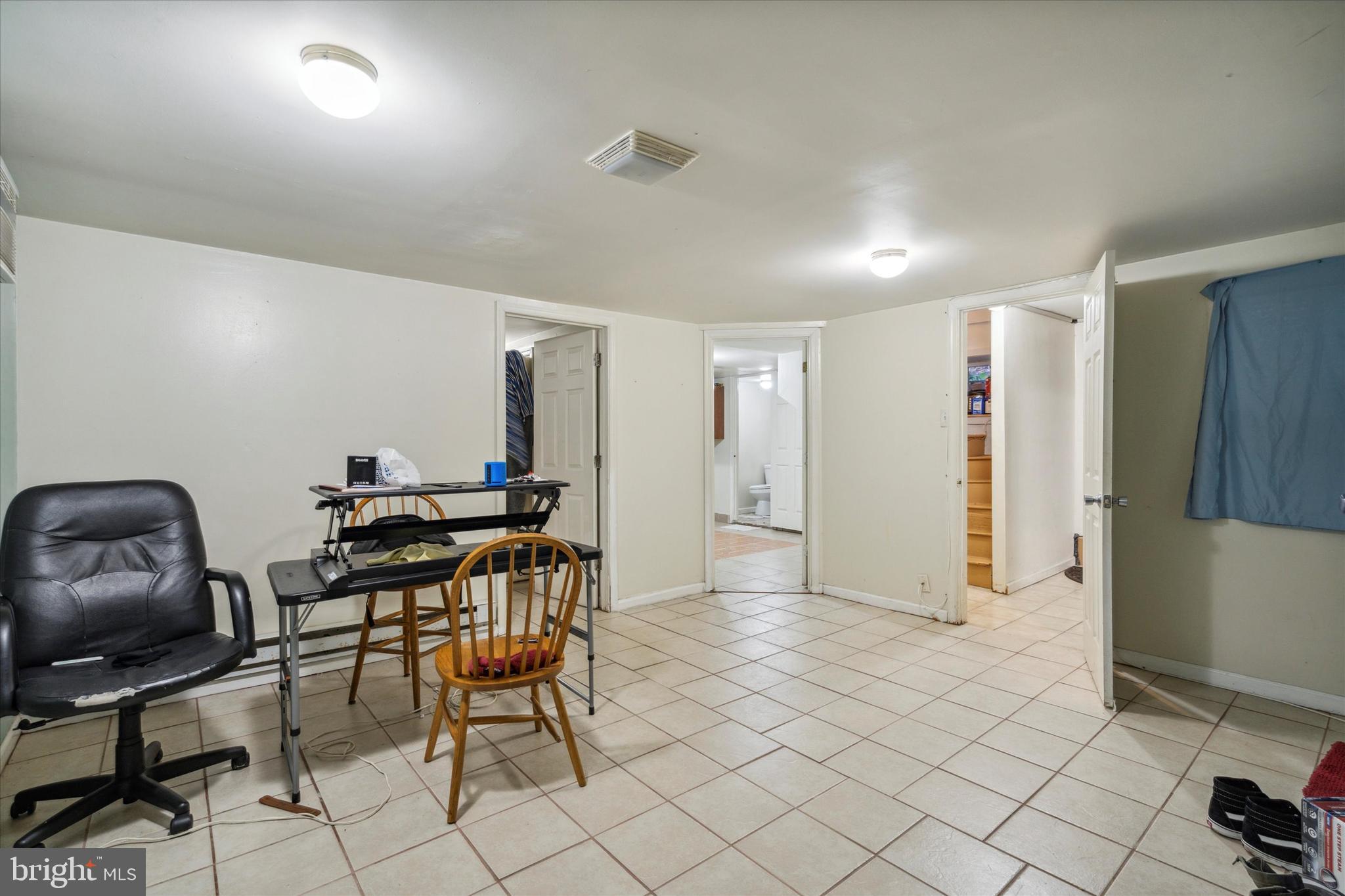 EAST OAK LANE - Residential