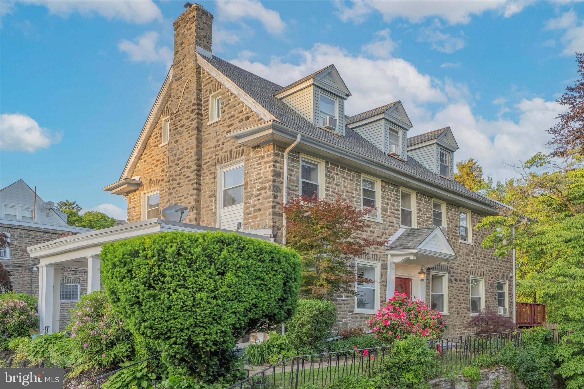 EAST OAK LANE - Residential