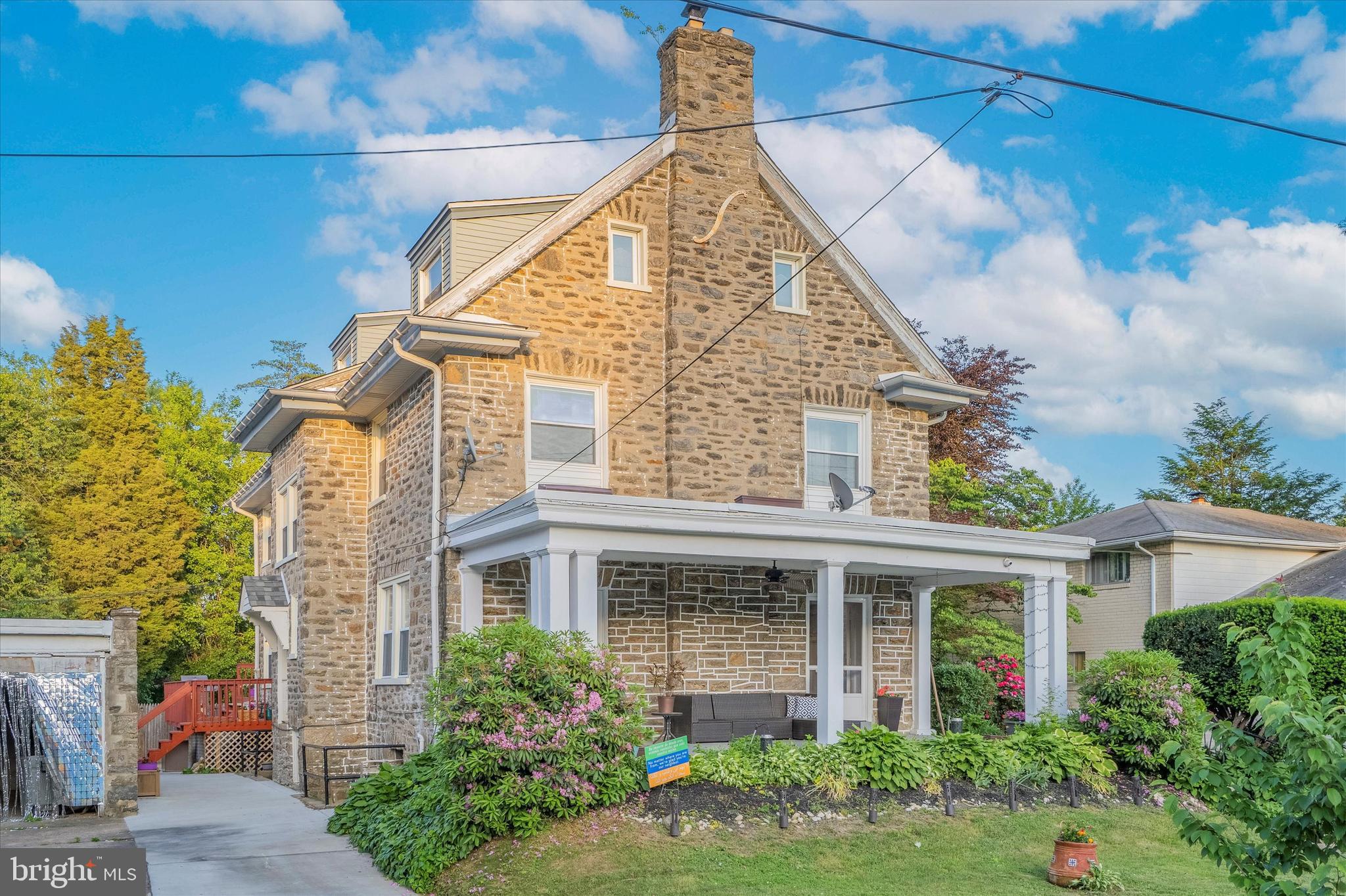 EAST OAK LANE - Residential
