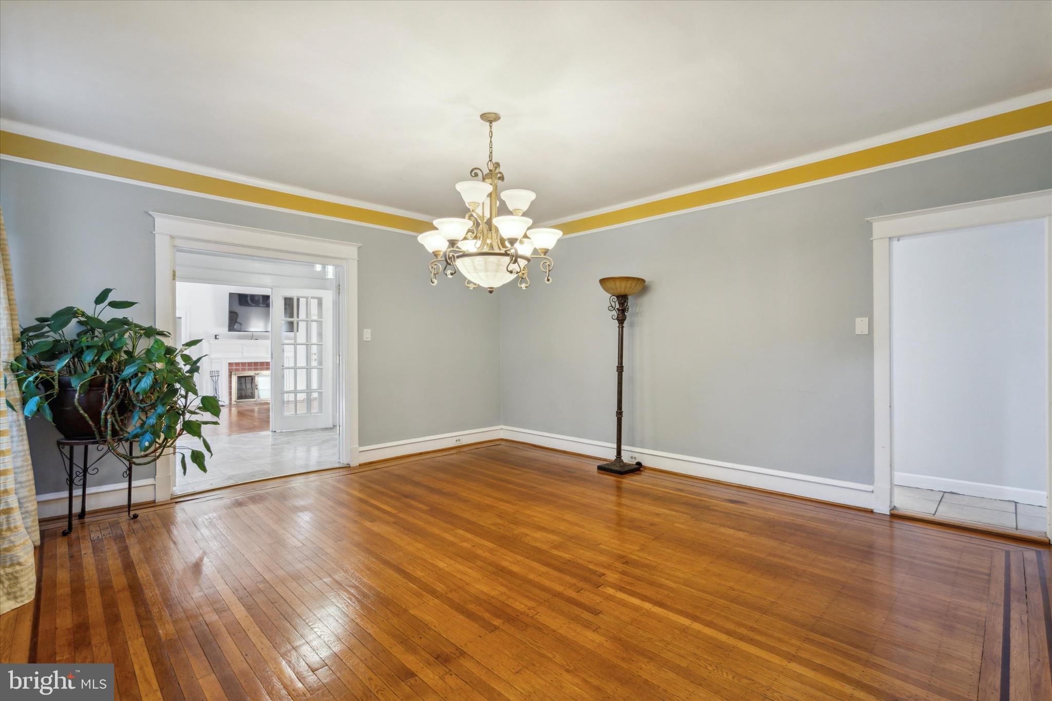 EAST OAK LANE - Residential