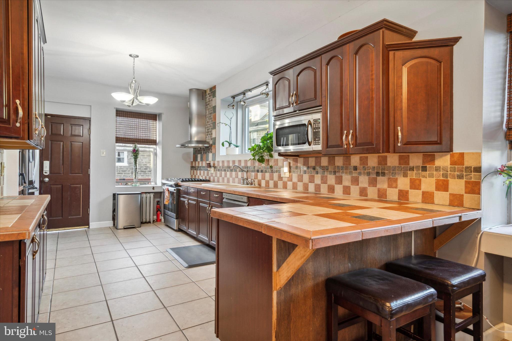 EAST OAK LANE - Residential