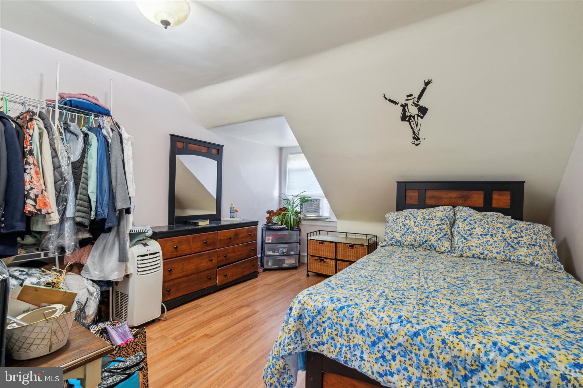 EAST OAK LANE - Residential