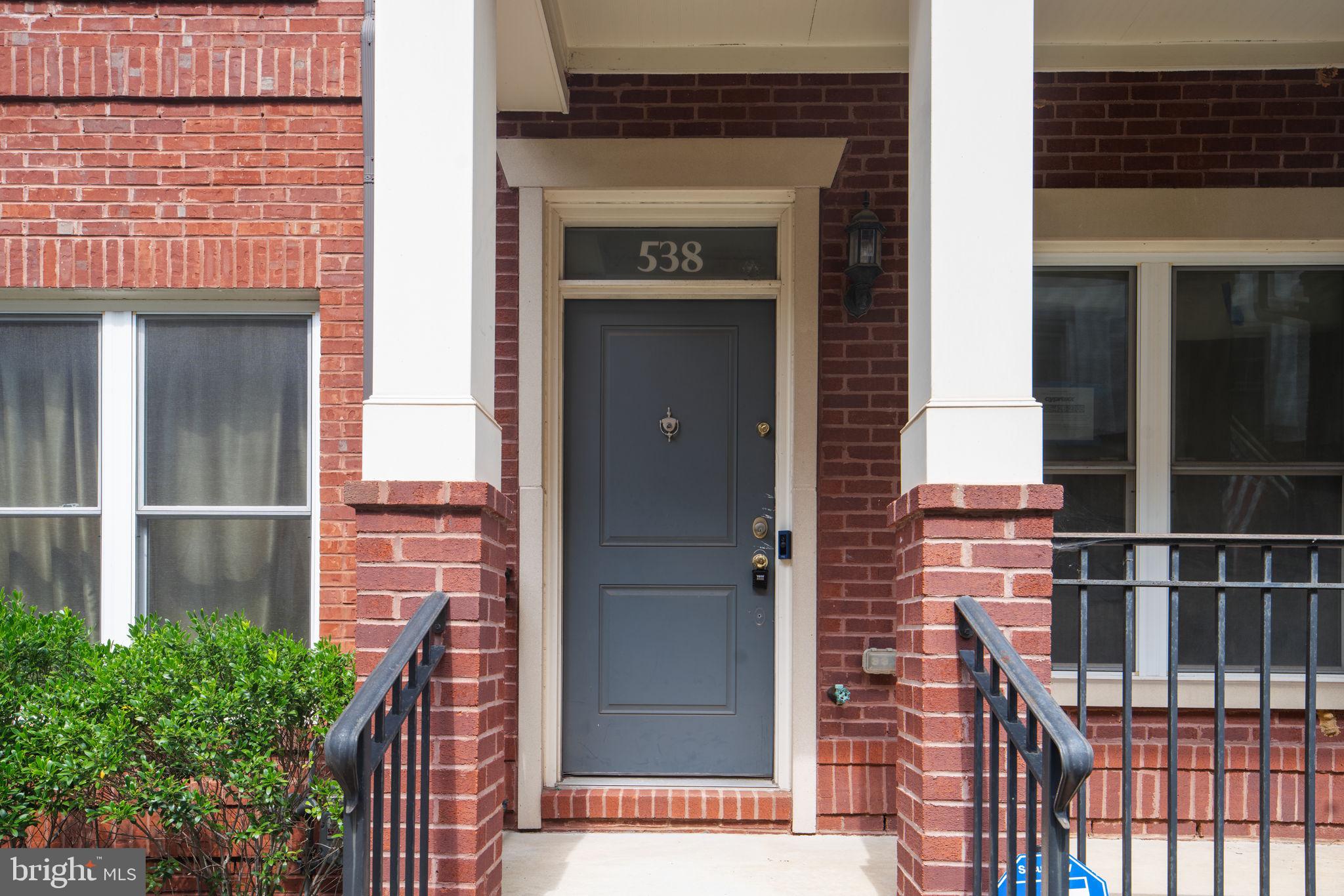 538 REGENT PLACE NE