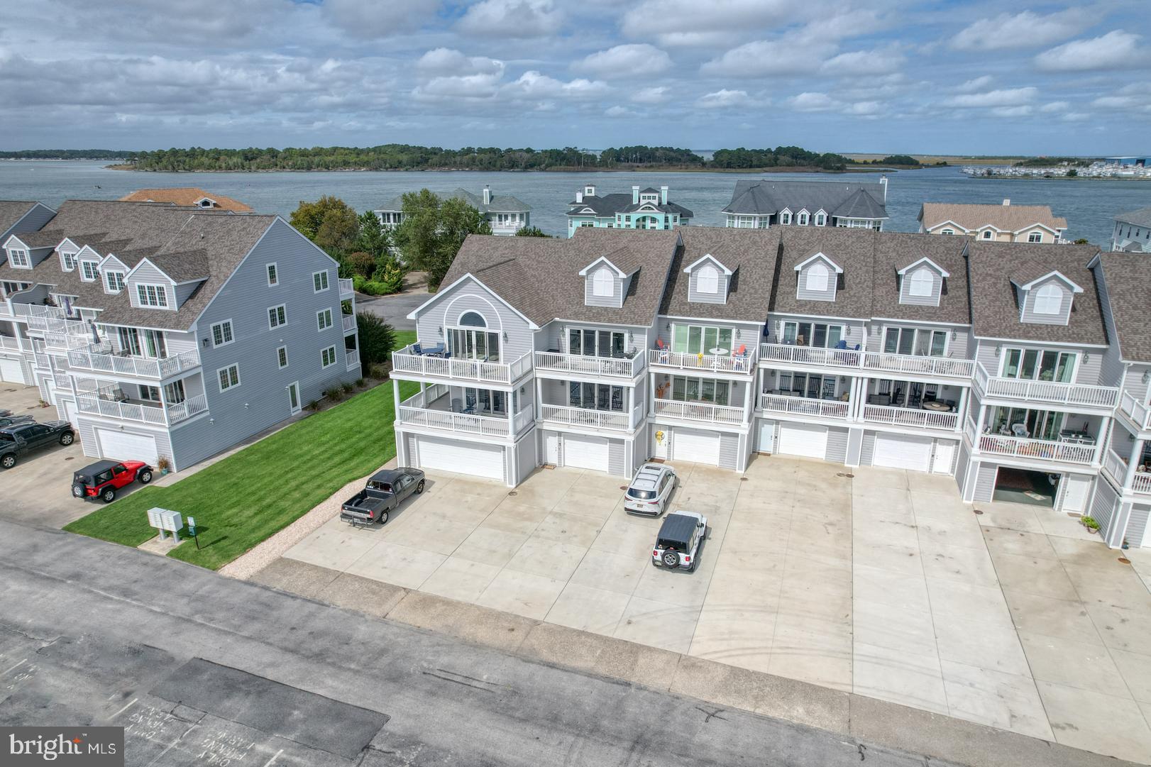 SOUTH SHORE MARINA - Residential