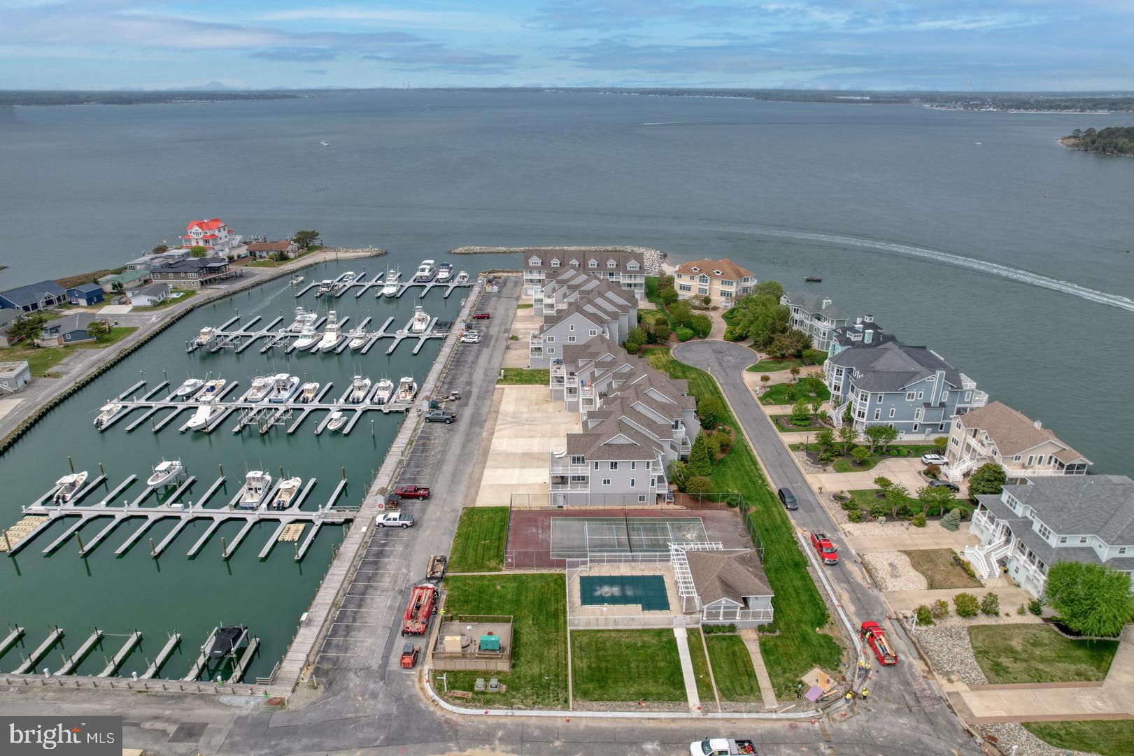 SOUTH SHORE MARINA - Residential