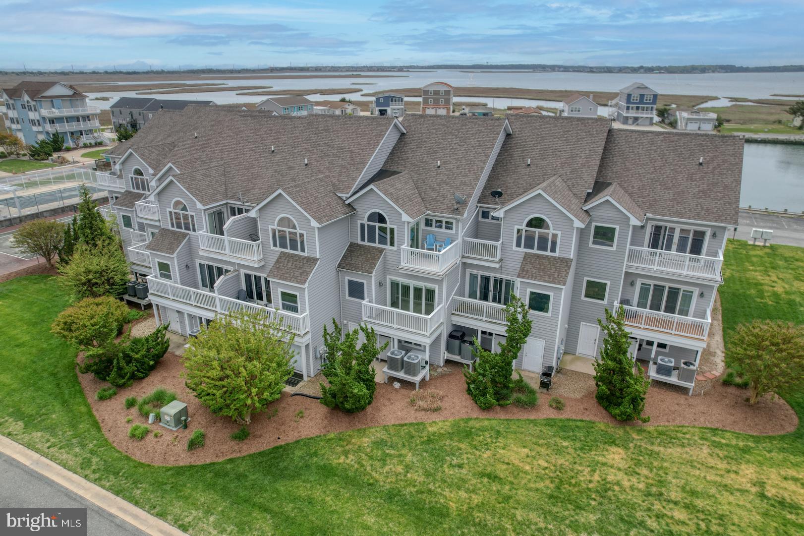 SOUTH SHORE MARINA - Residential