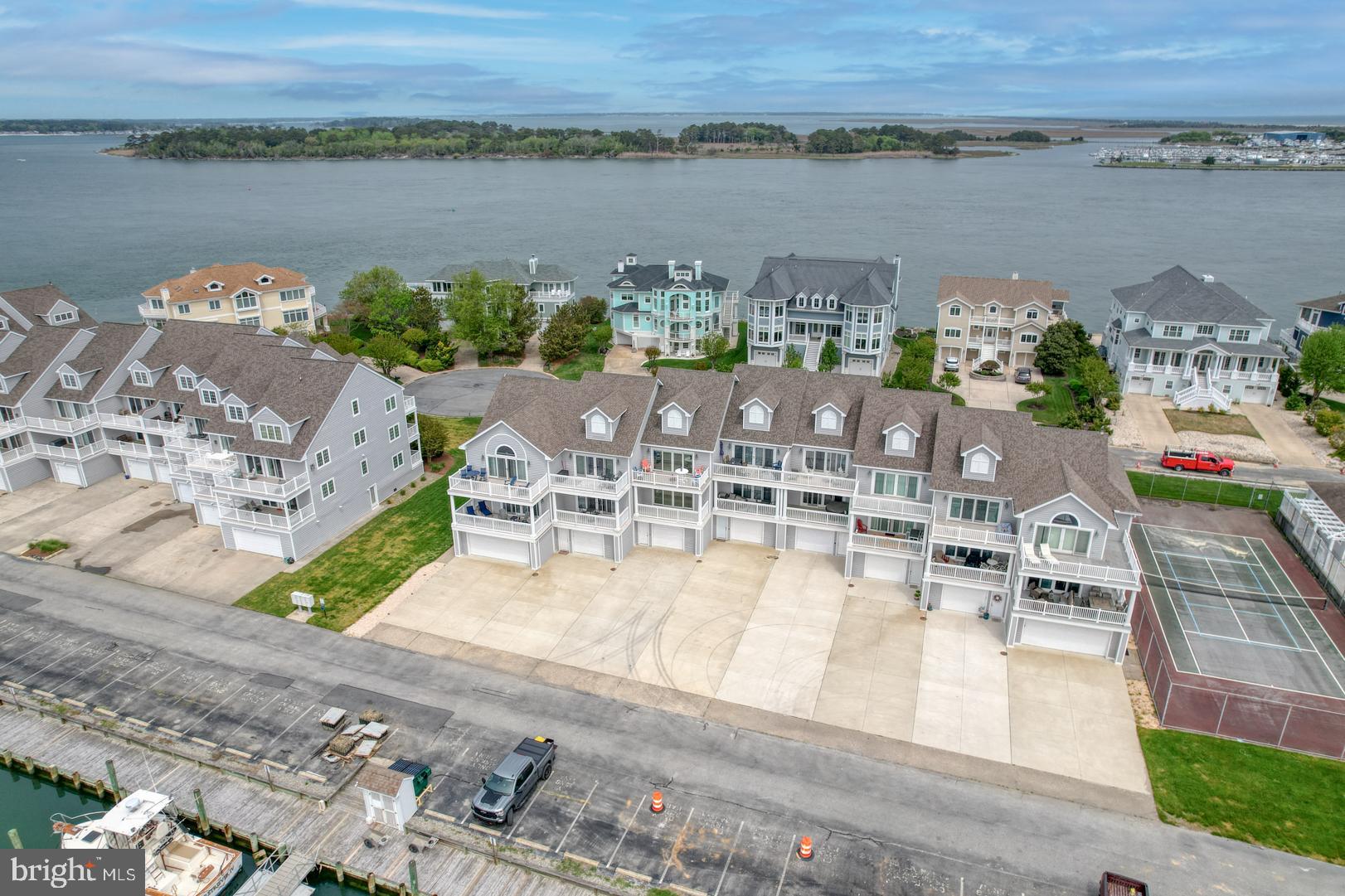 SOUTH SHORE MARINA - Residential