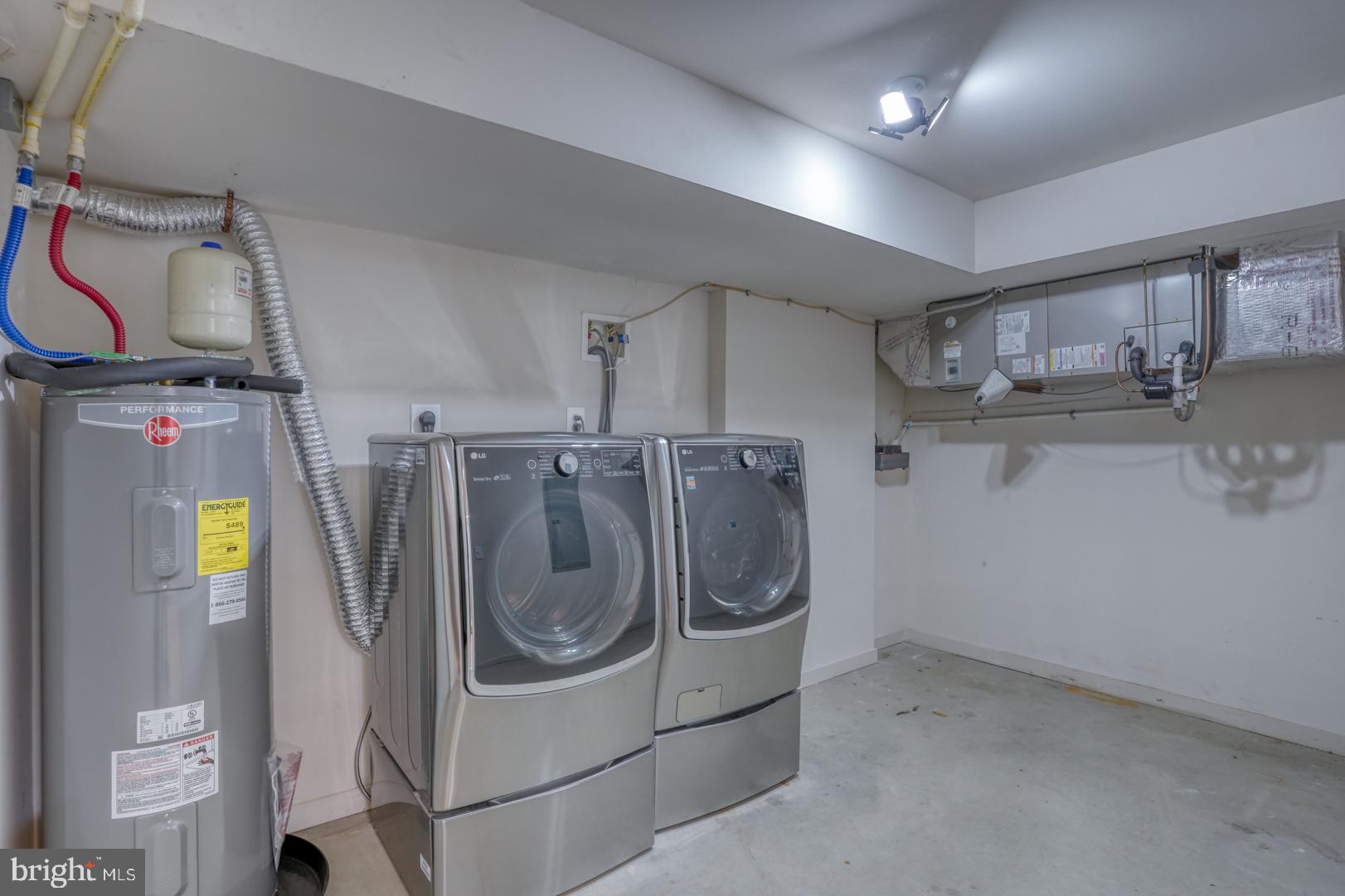 SOUTH SHORE MARINA - Residential