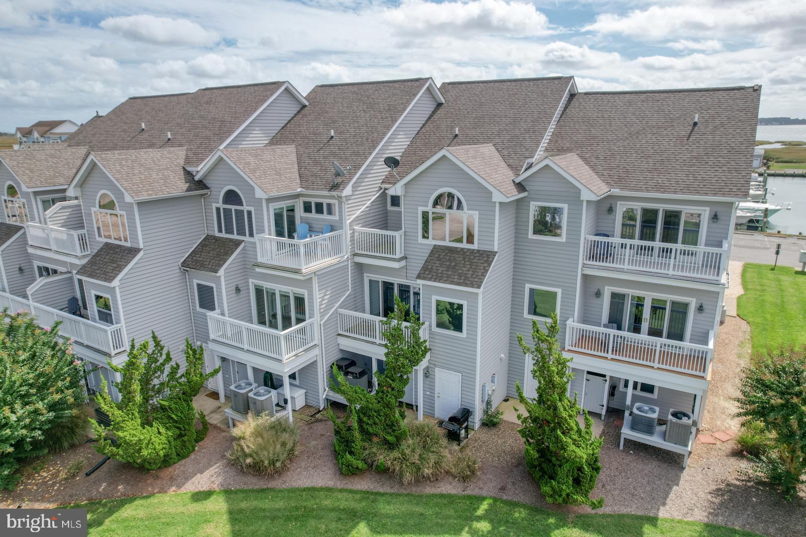 SOUTH SHORE MARINA - Residential