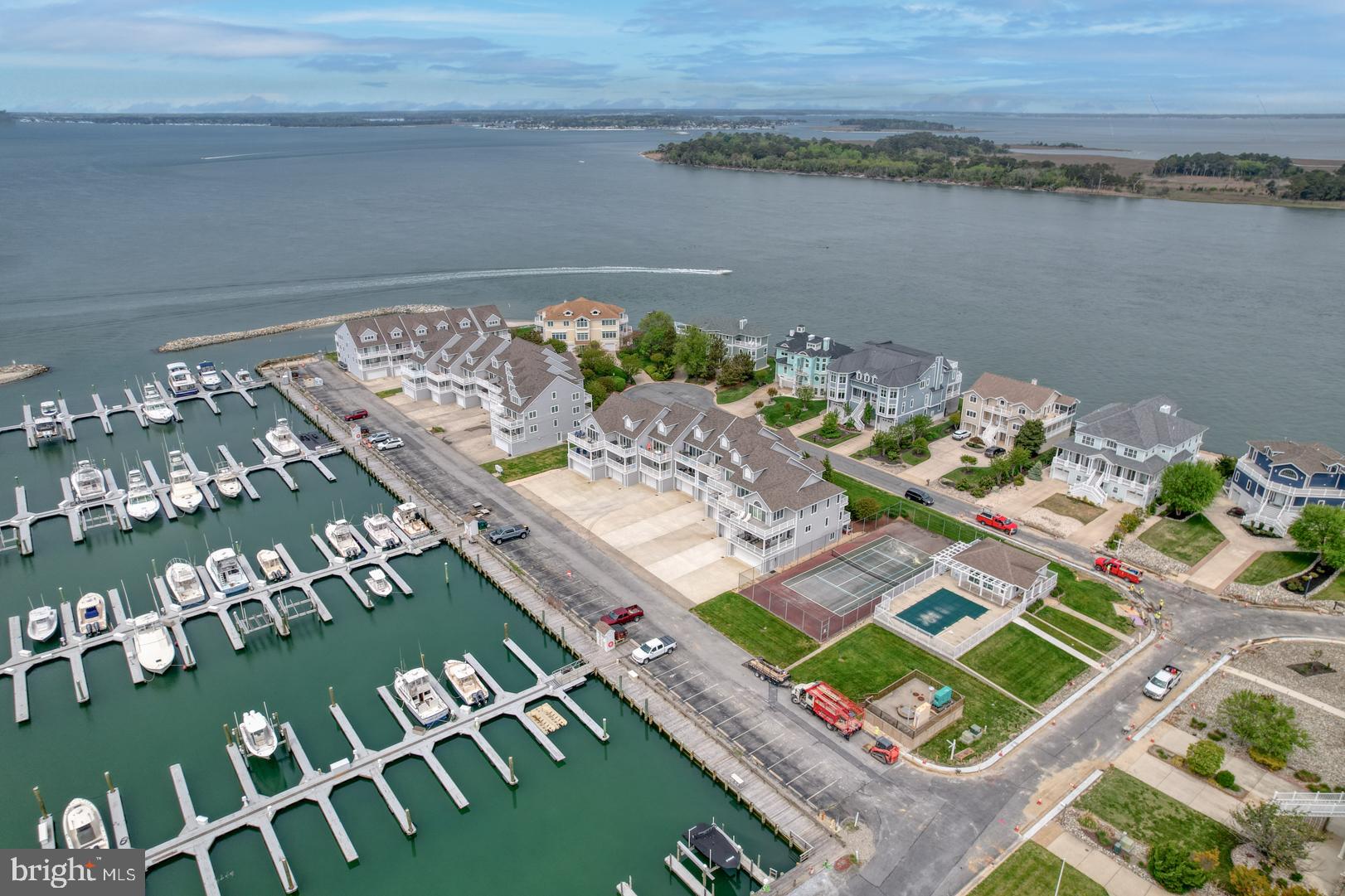 SOUTH SHORE MARINA - Residential
