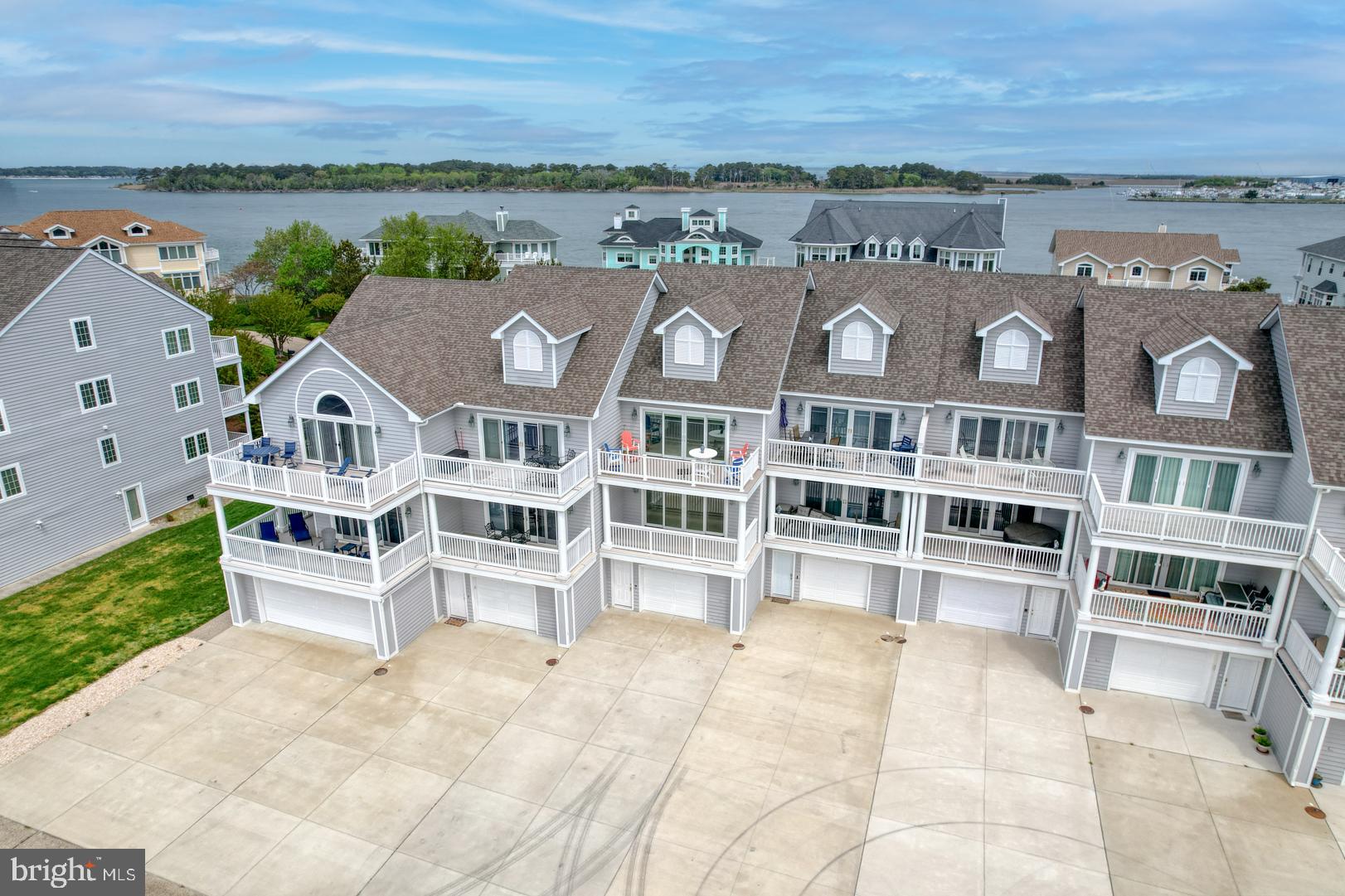 SOUTH SHORE MARINA - Residential