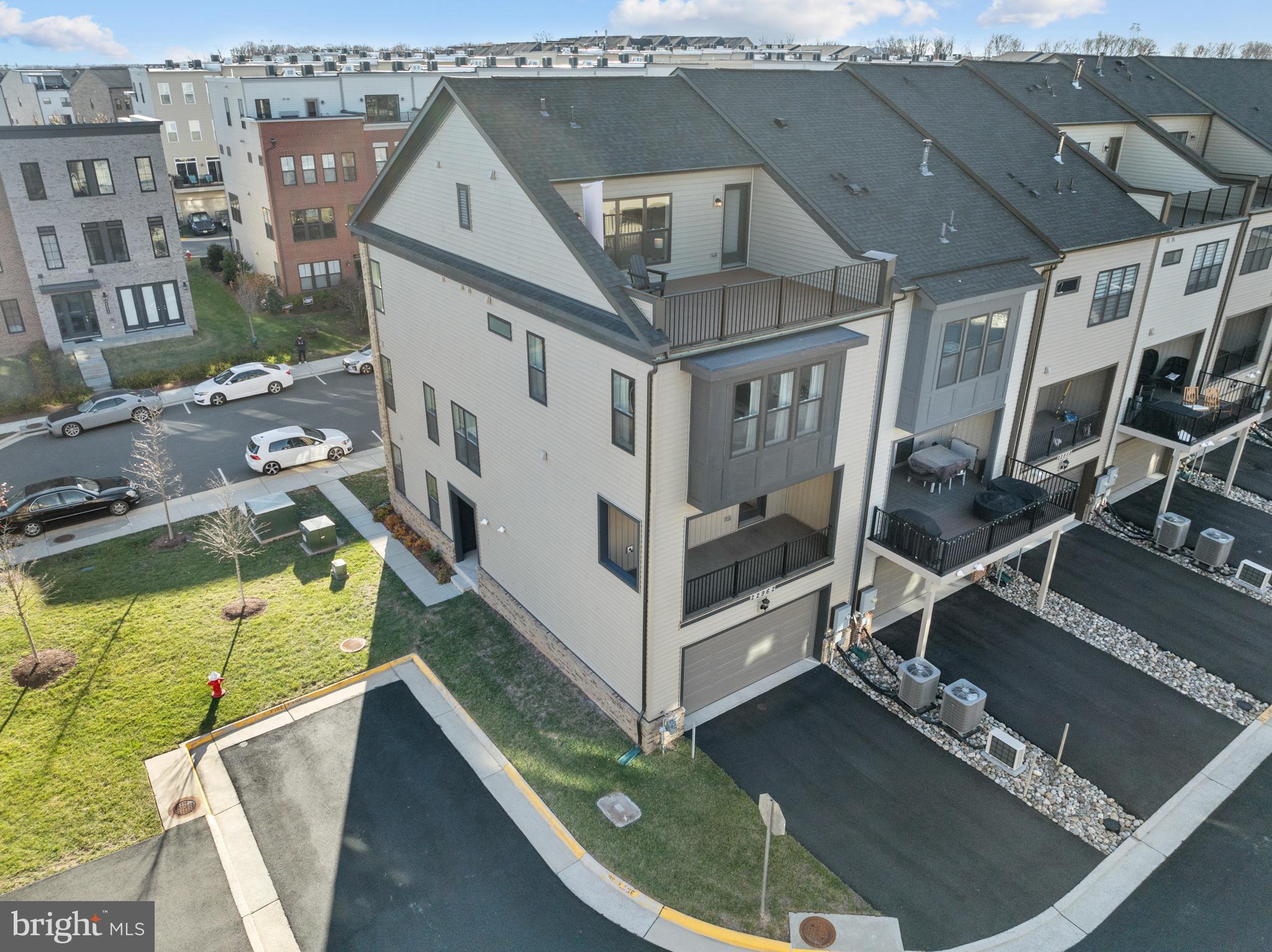 22962 SULLIVANS COVE SQUARE